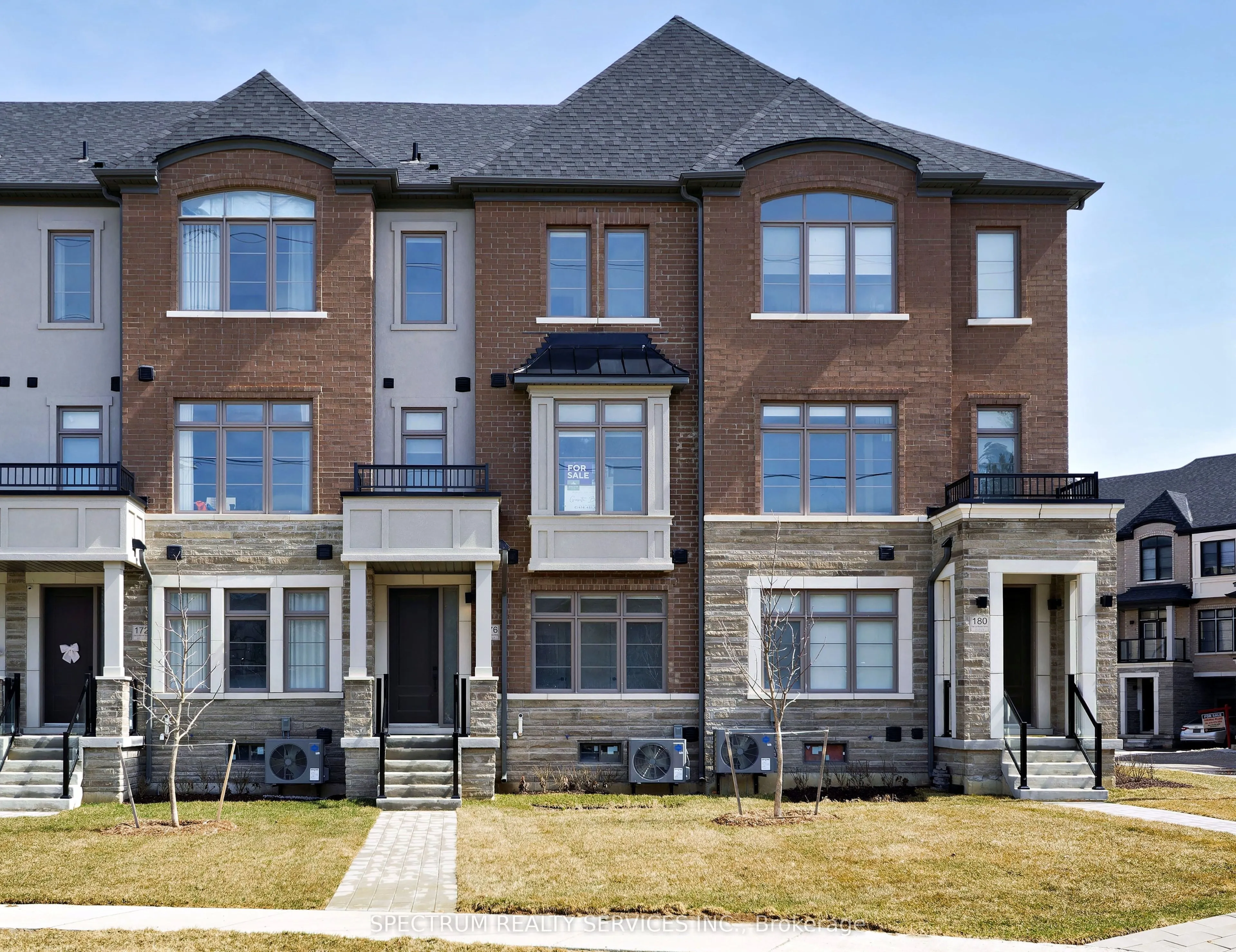 176 De La Roche Drive