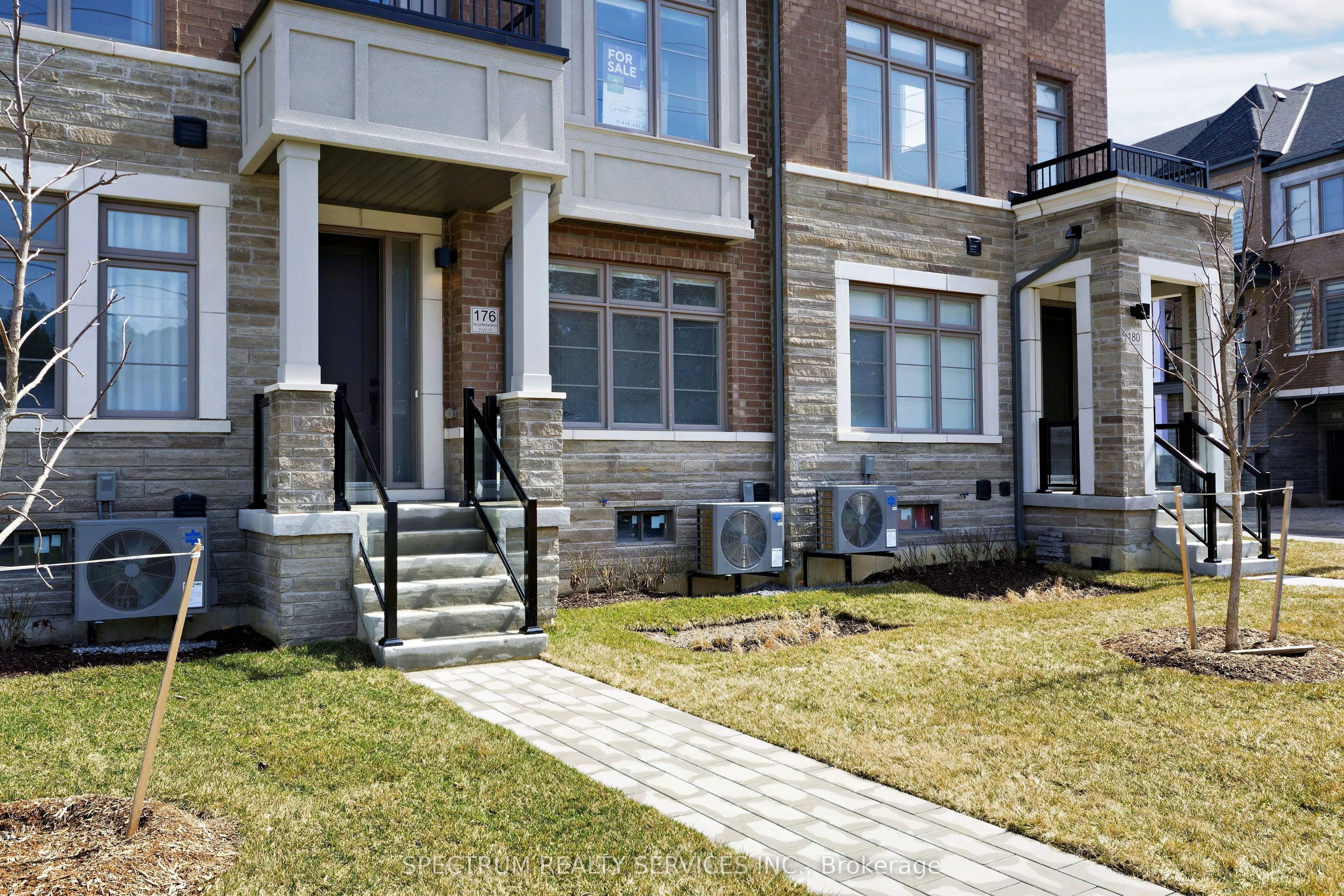 176 De La Roche Drive