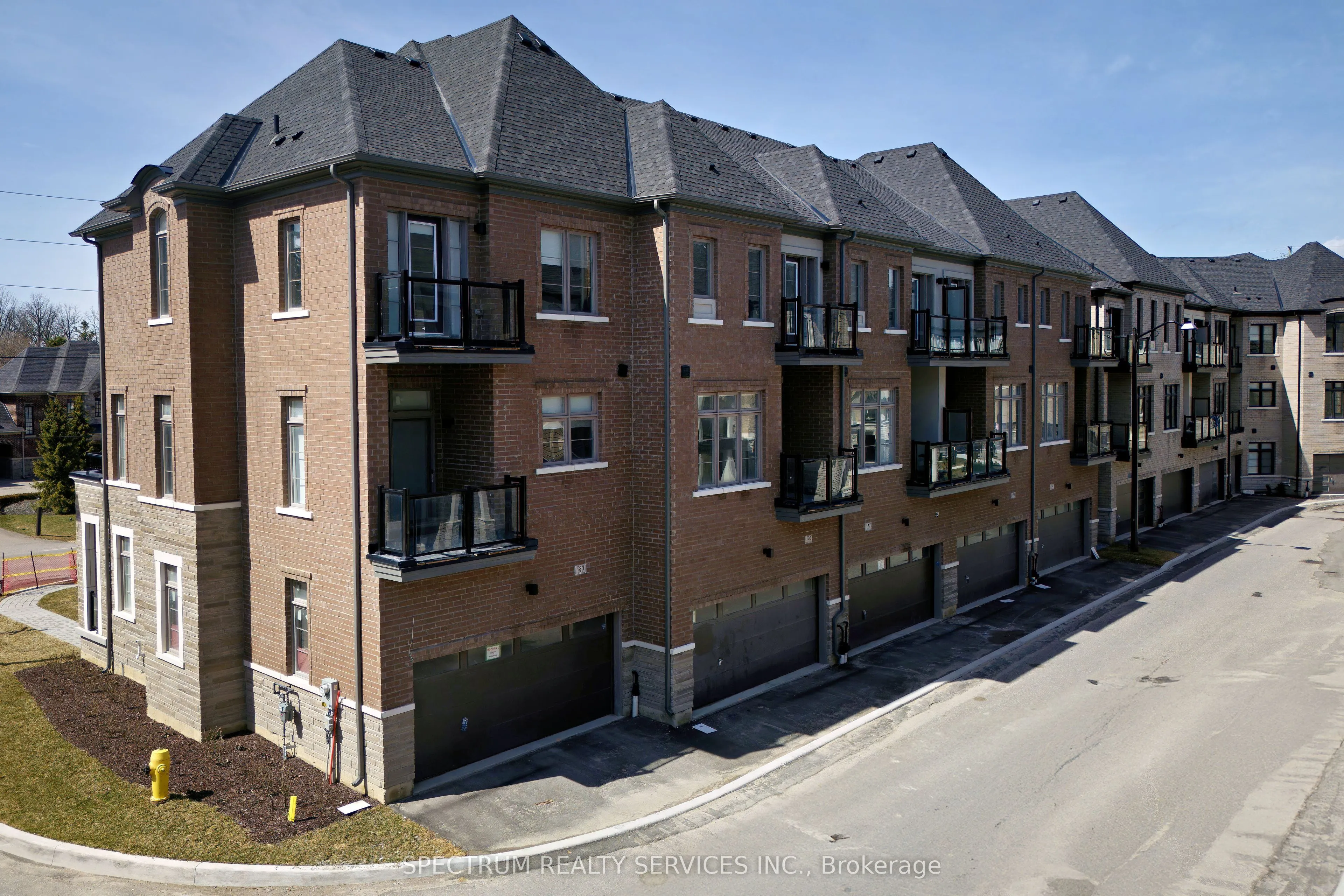 176 De La Roche Drive