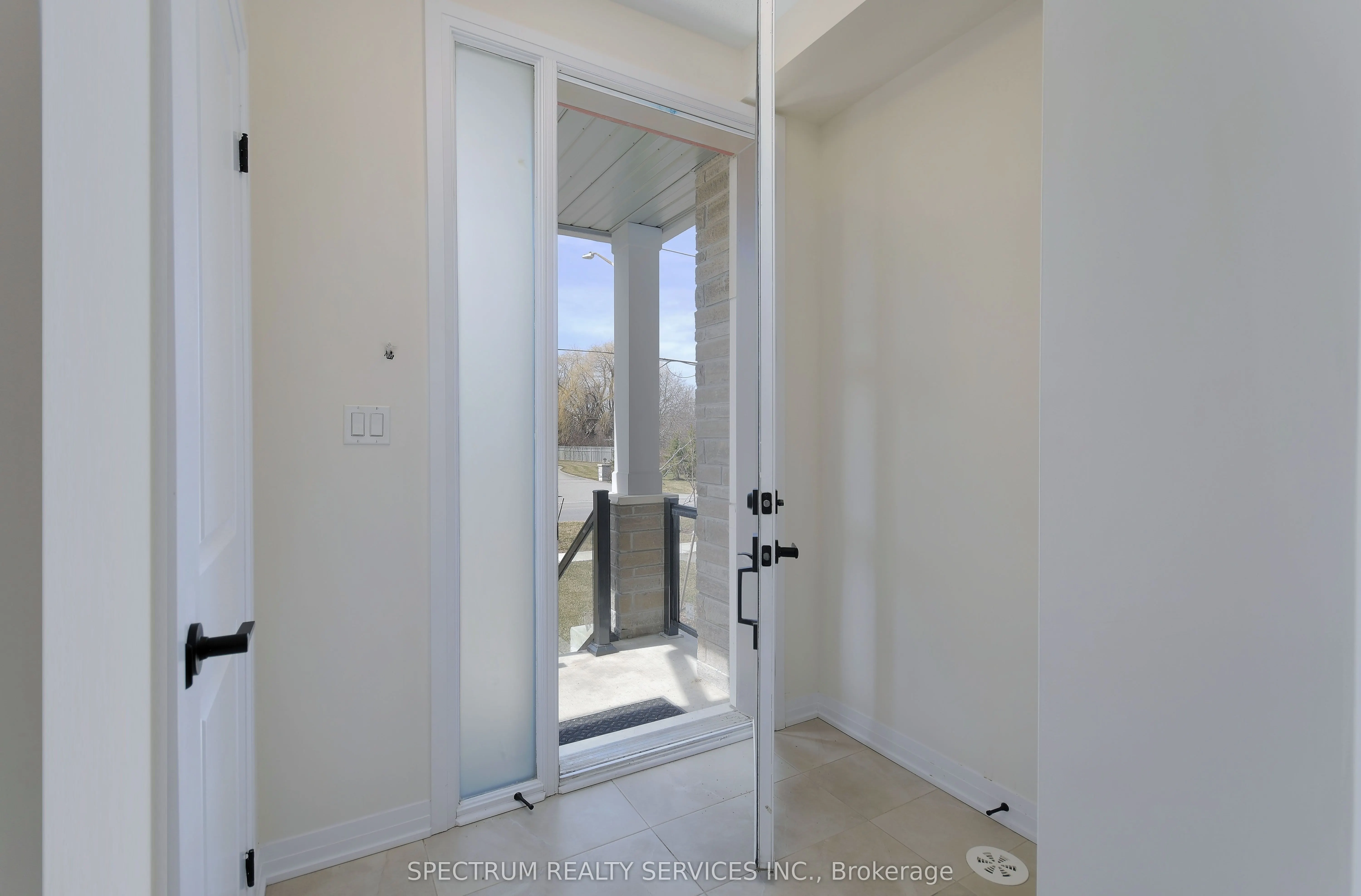 176 De La Roche Drive