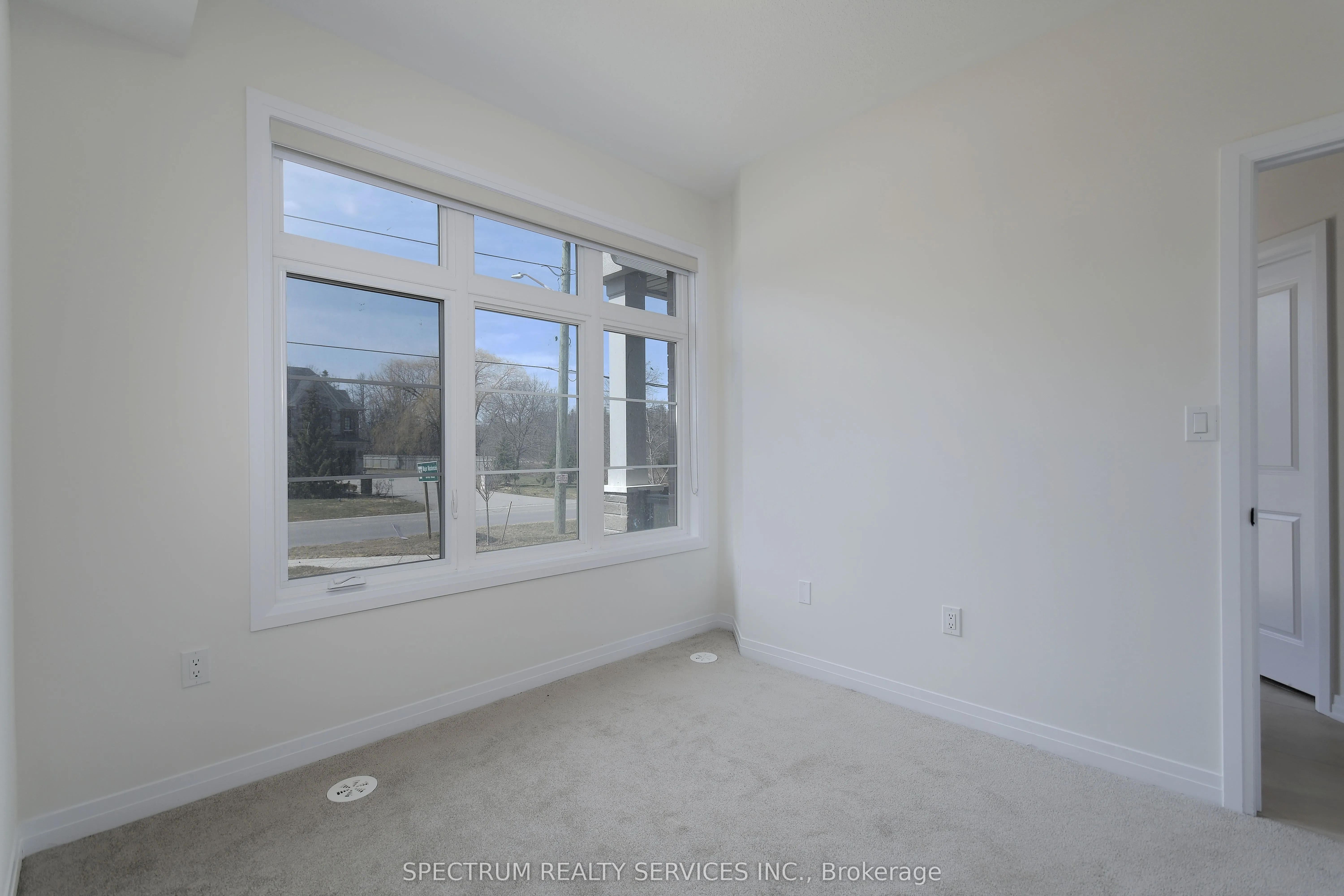 176 De La Roche Drive