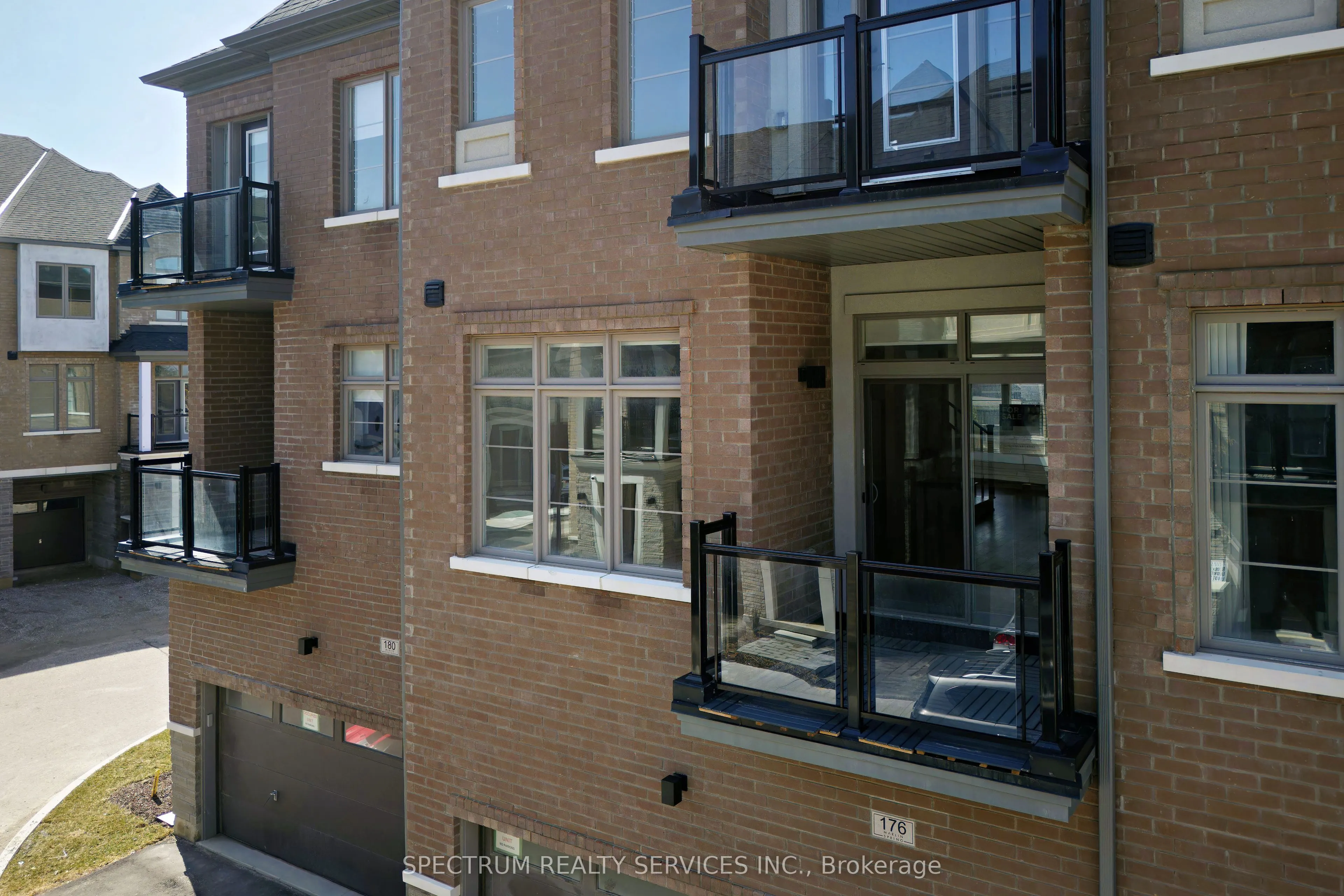 176 De La Roche Drive