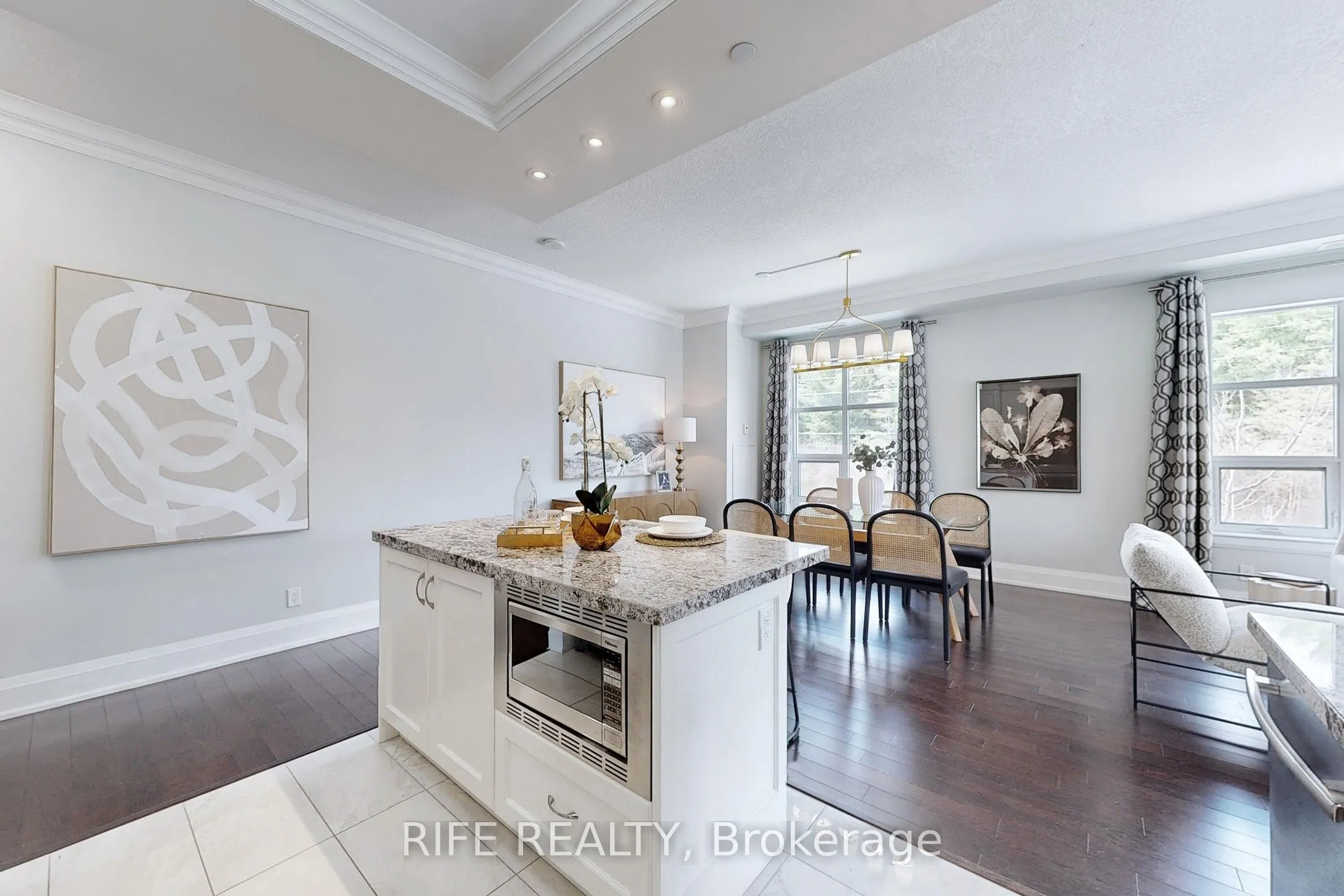 9909 Pine Valley Drive, #215