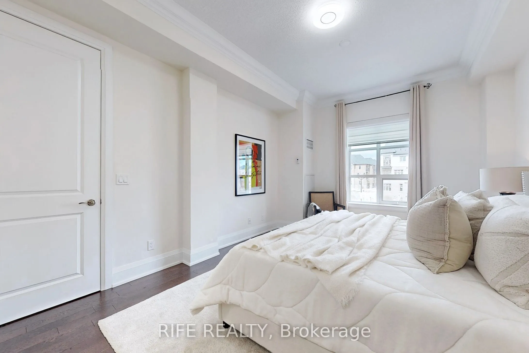 9909 Pine Valley Drive, #215