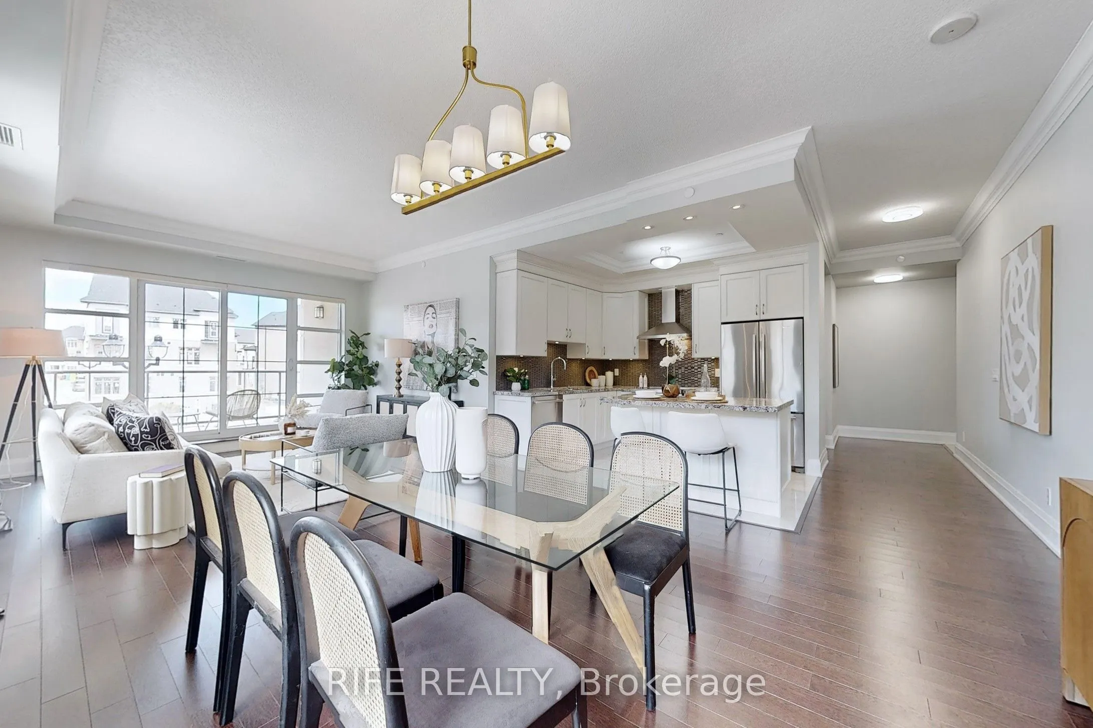 9909 Pine Valley Drive, #215