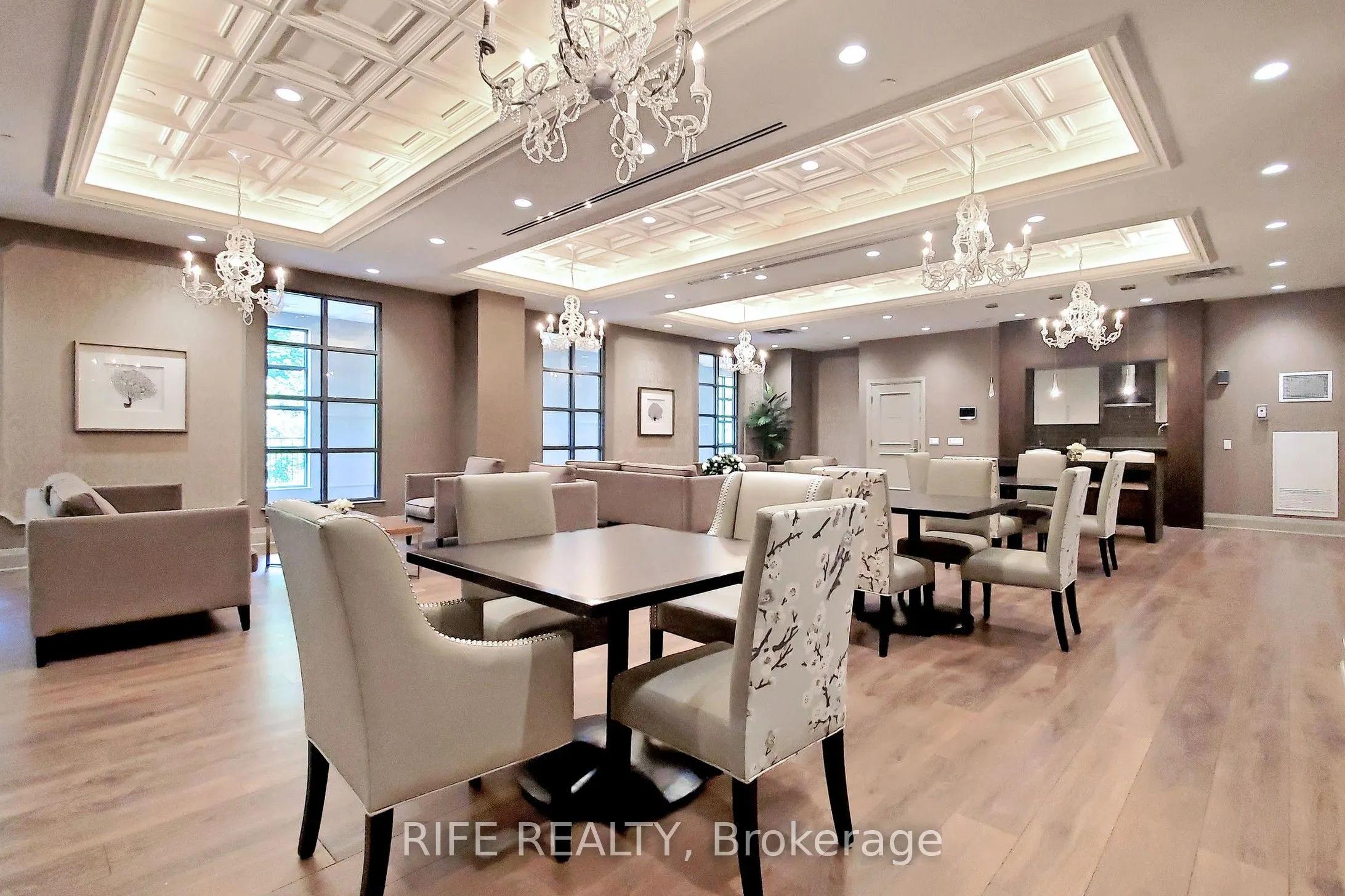 9909 Pine Valley Drive, #215