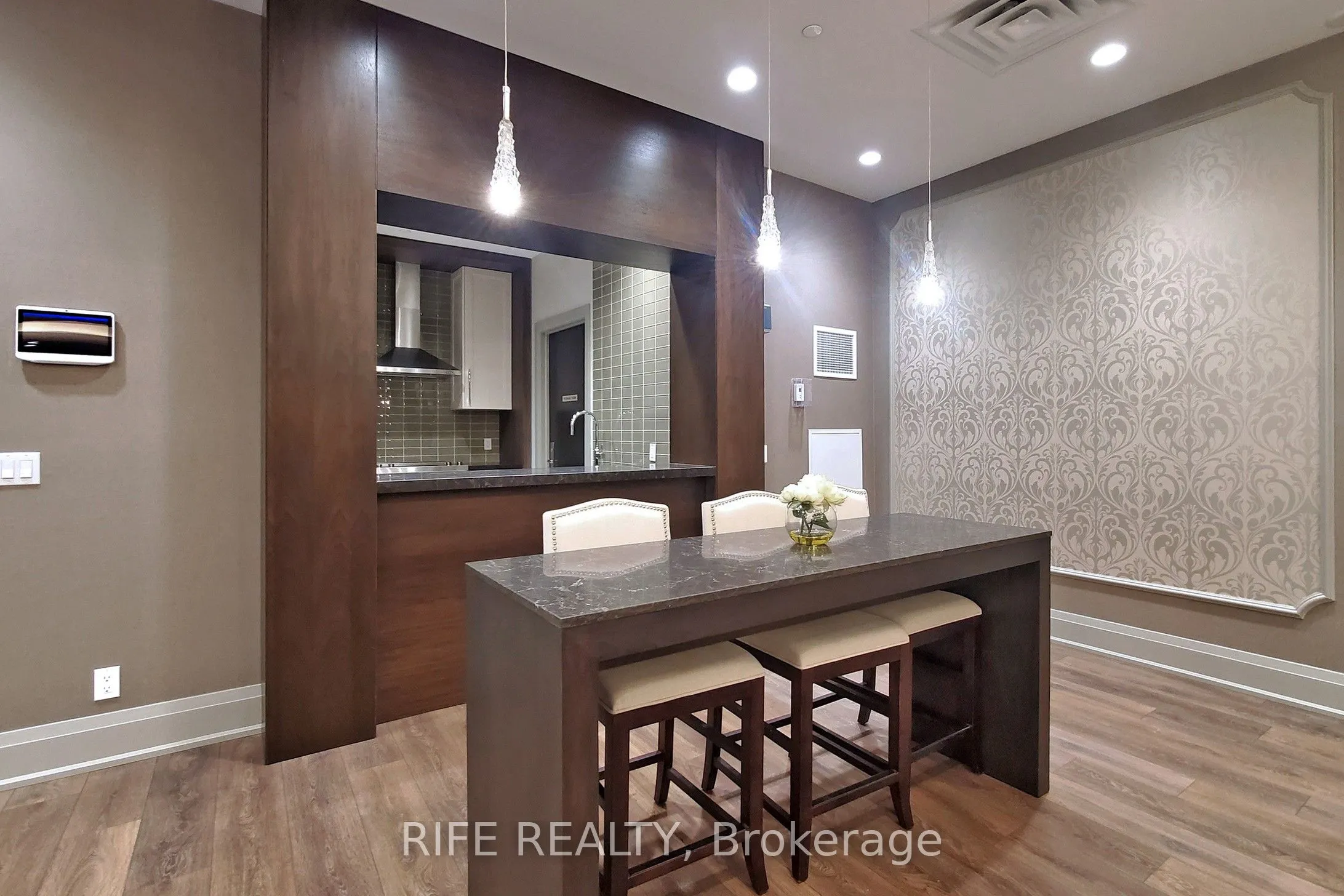 9909 Pine Valley Drive, #215