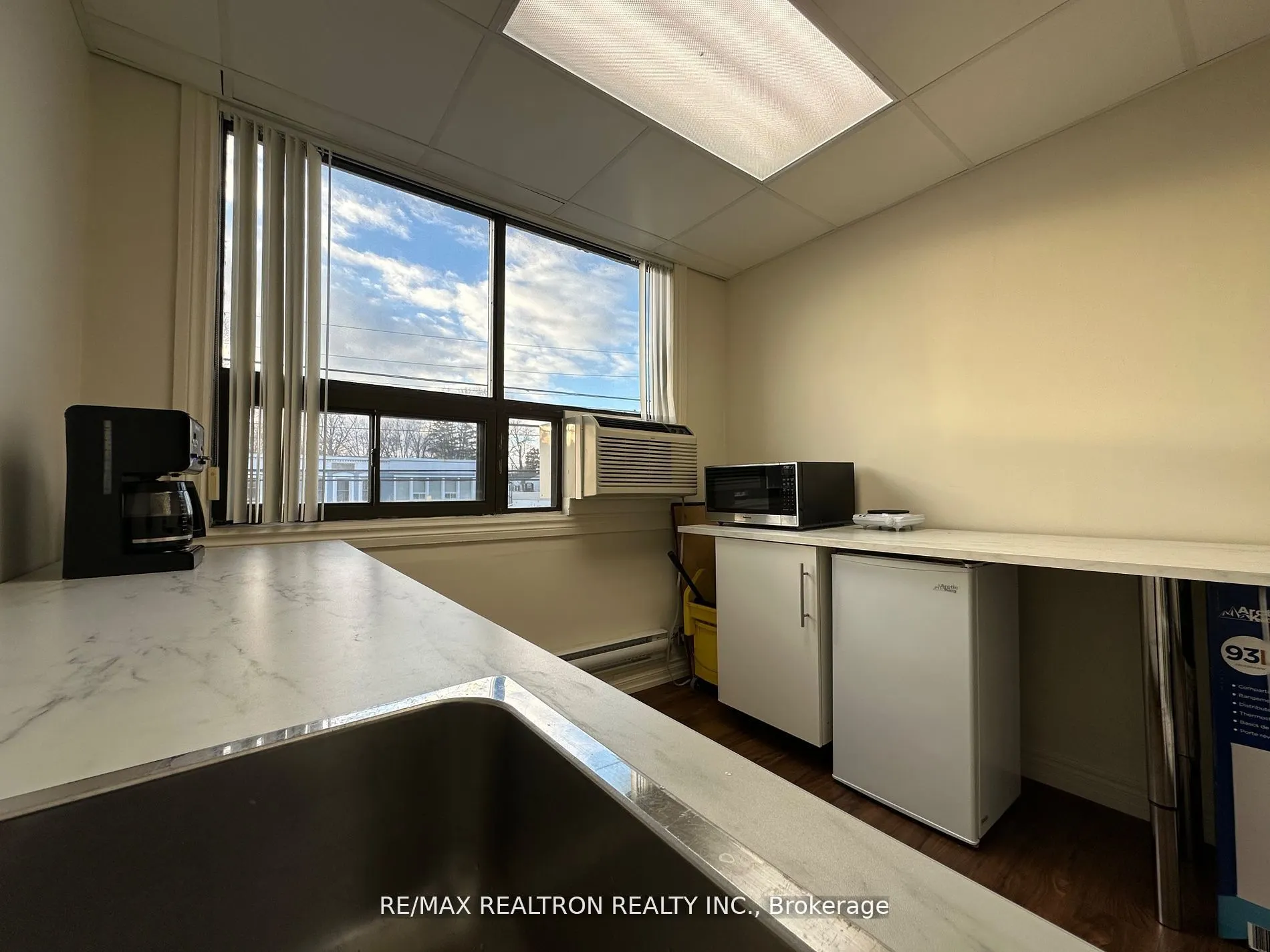 7711 Yonge Street, #201D