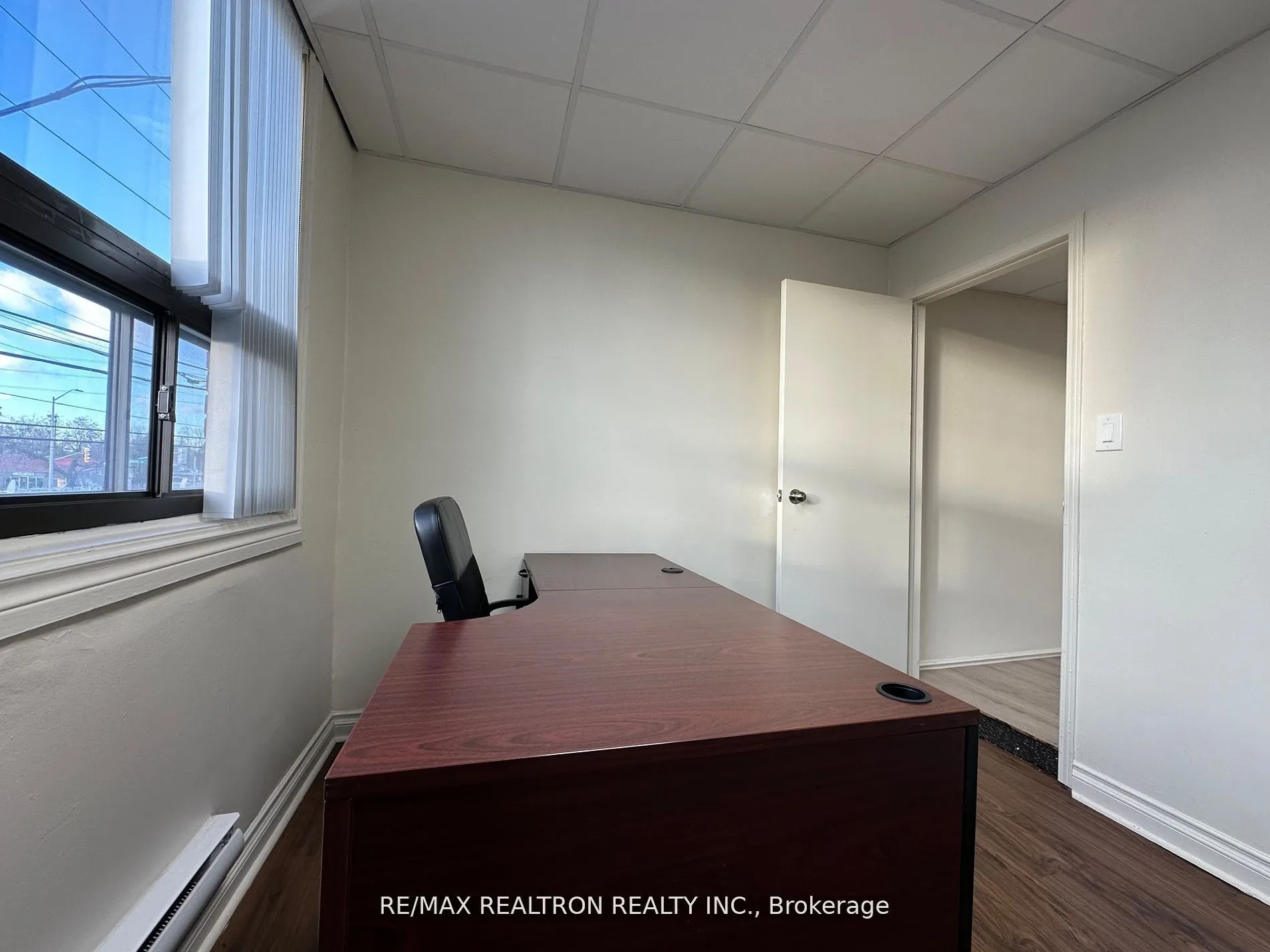 7711 Yonge Street, #201D