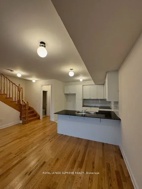 7 Tennant Circle