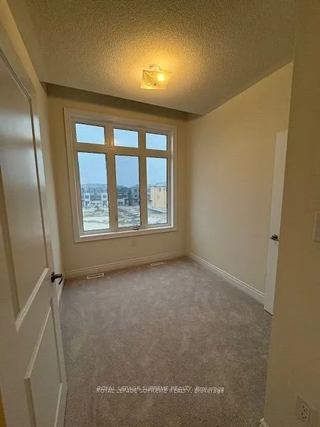 7 Tennant Circle