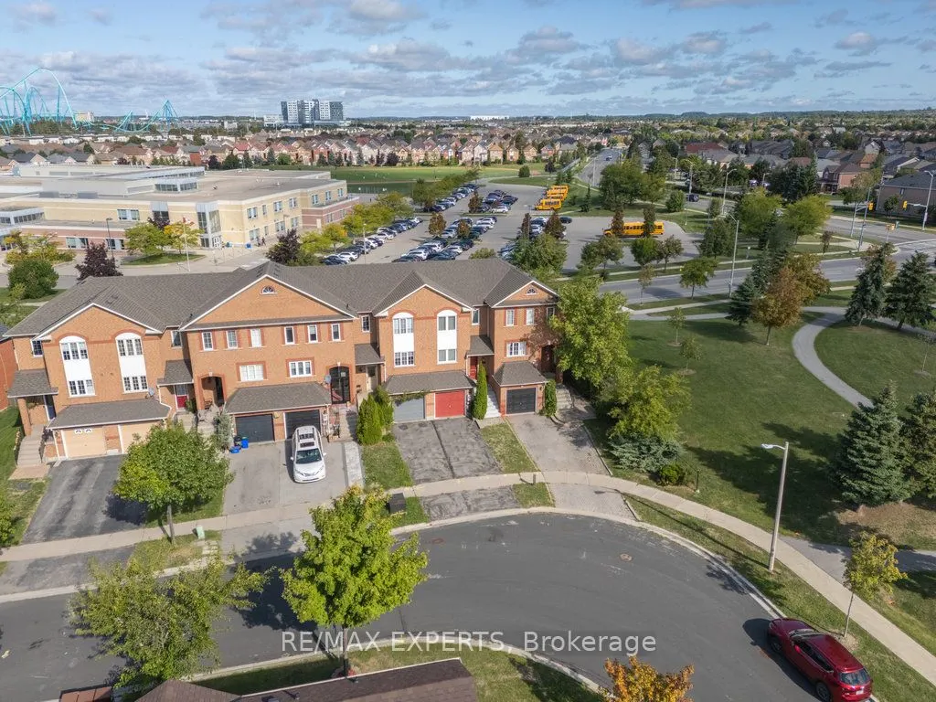 46 Lucena Crescent
