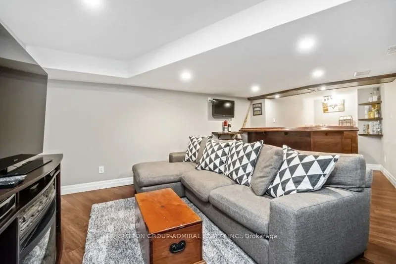 361 Riddell Court, #6