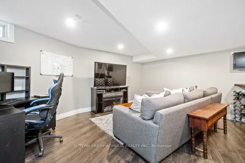 361 Riddell Court, #6