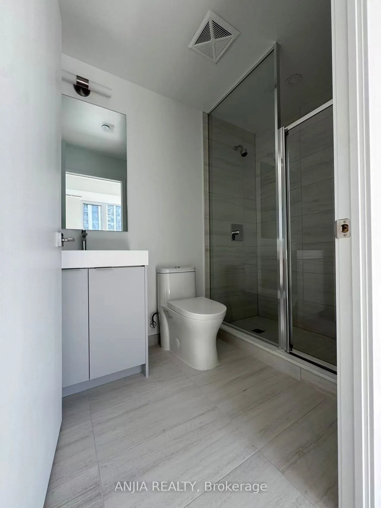 10 Abeja Street, #1020