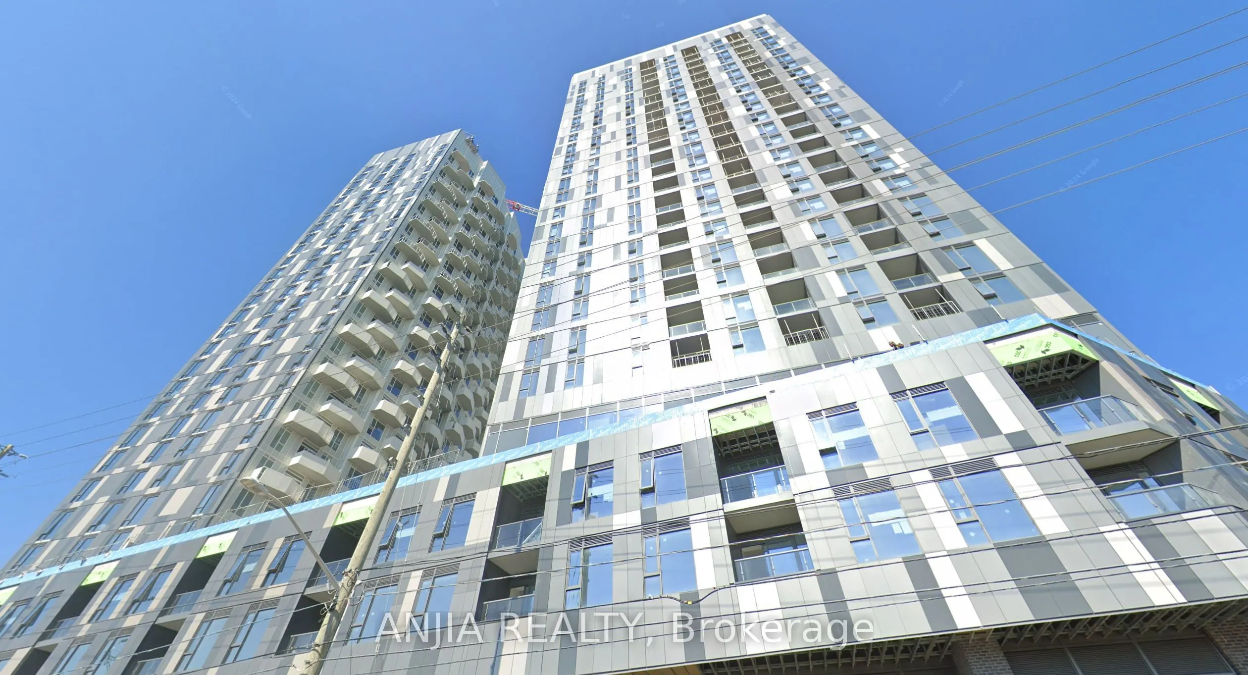 10 Abeja Street, #1020