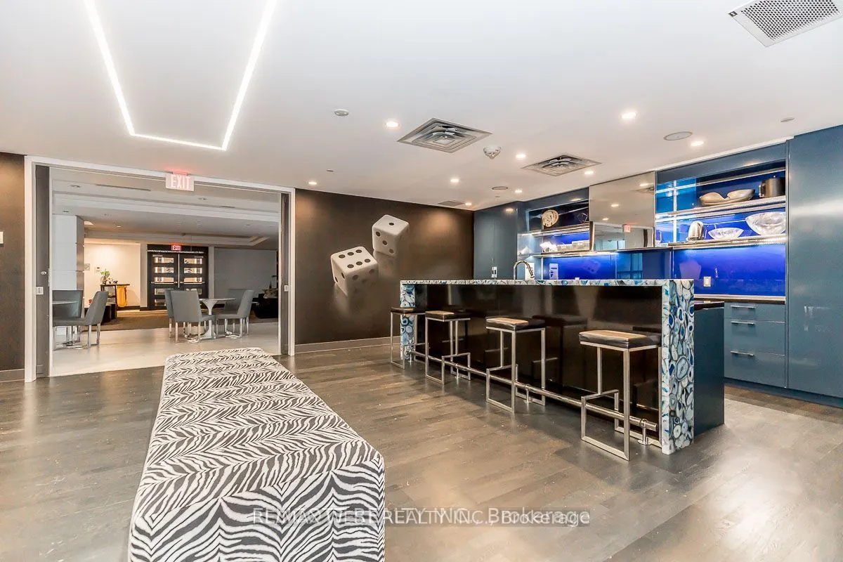 9471 Yonge Street, #621