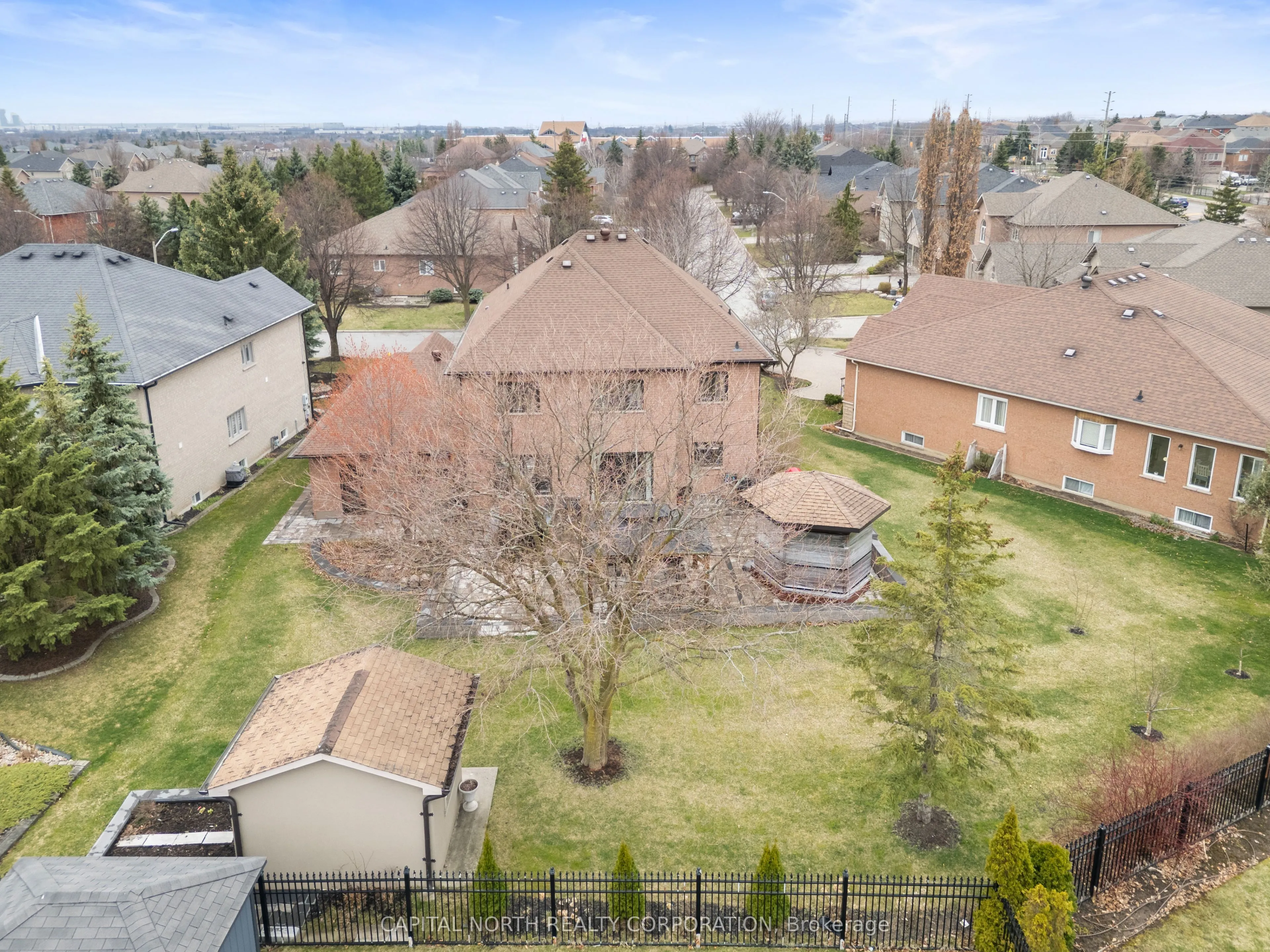 82 Harvester Crescent