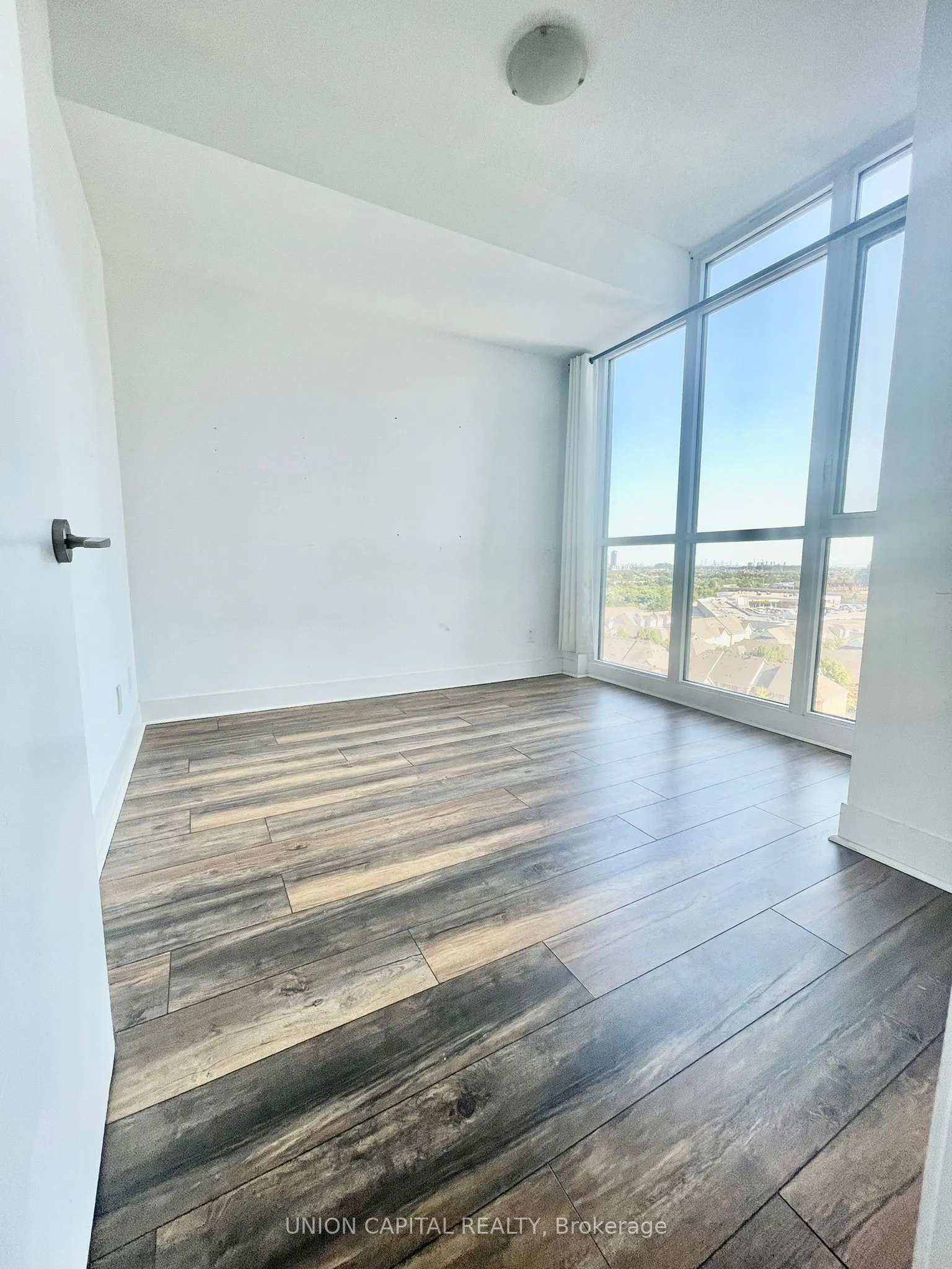 9471 Yonge Street, #1201