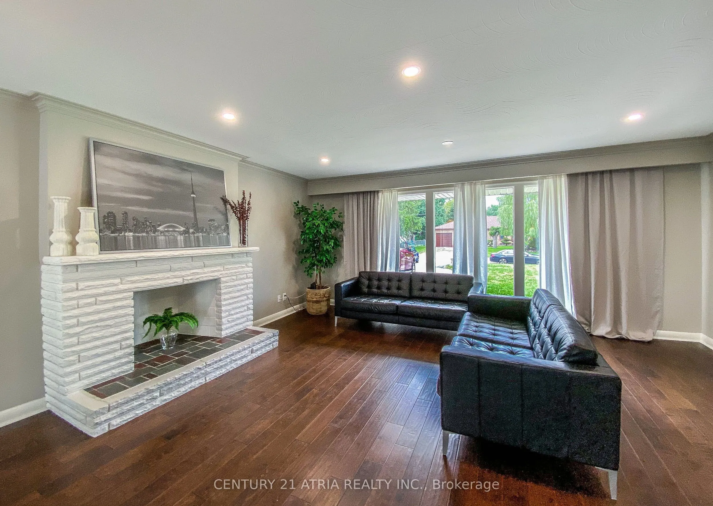 31 Rockview Gardens