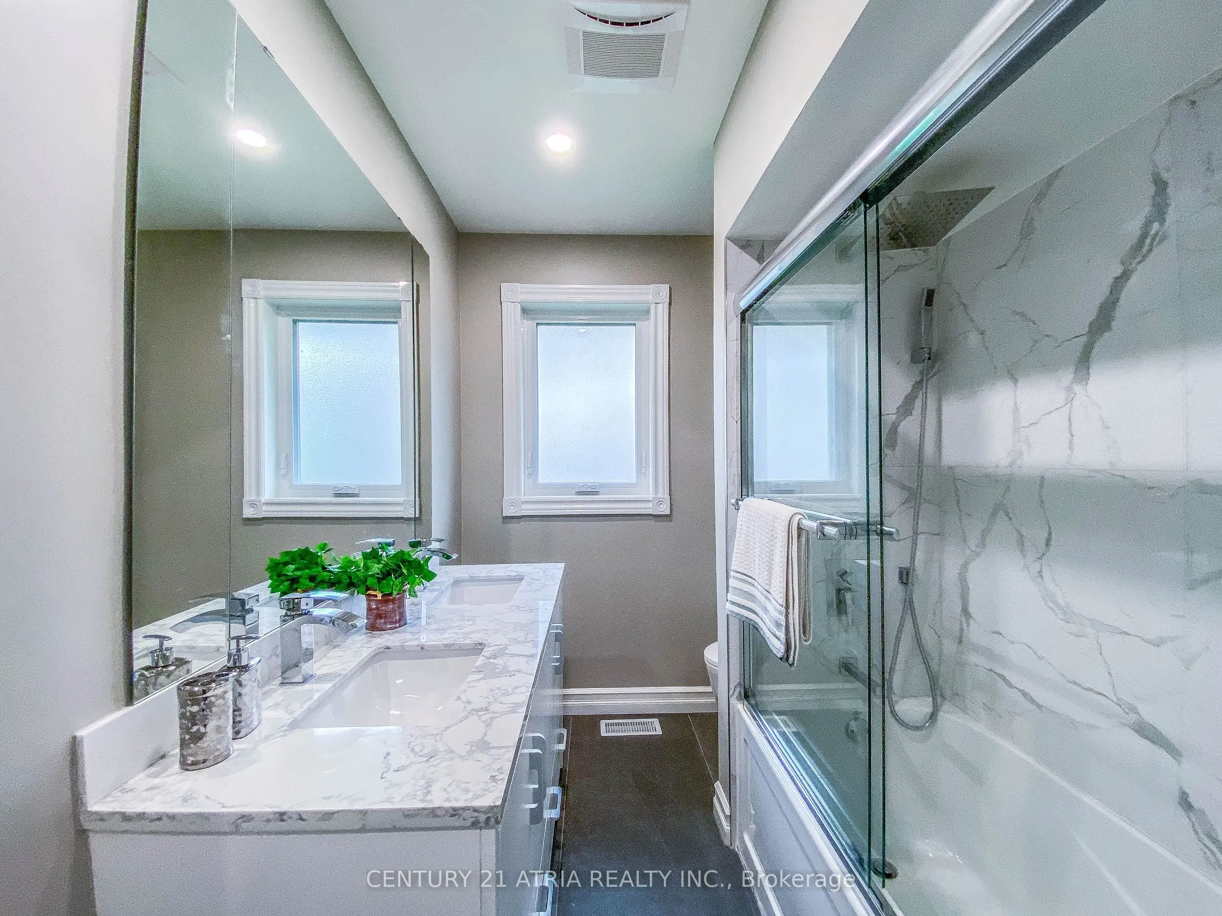 31 Rockview Gardens