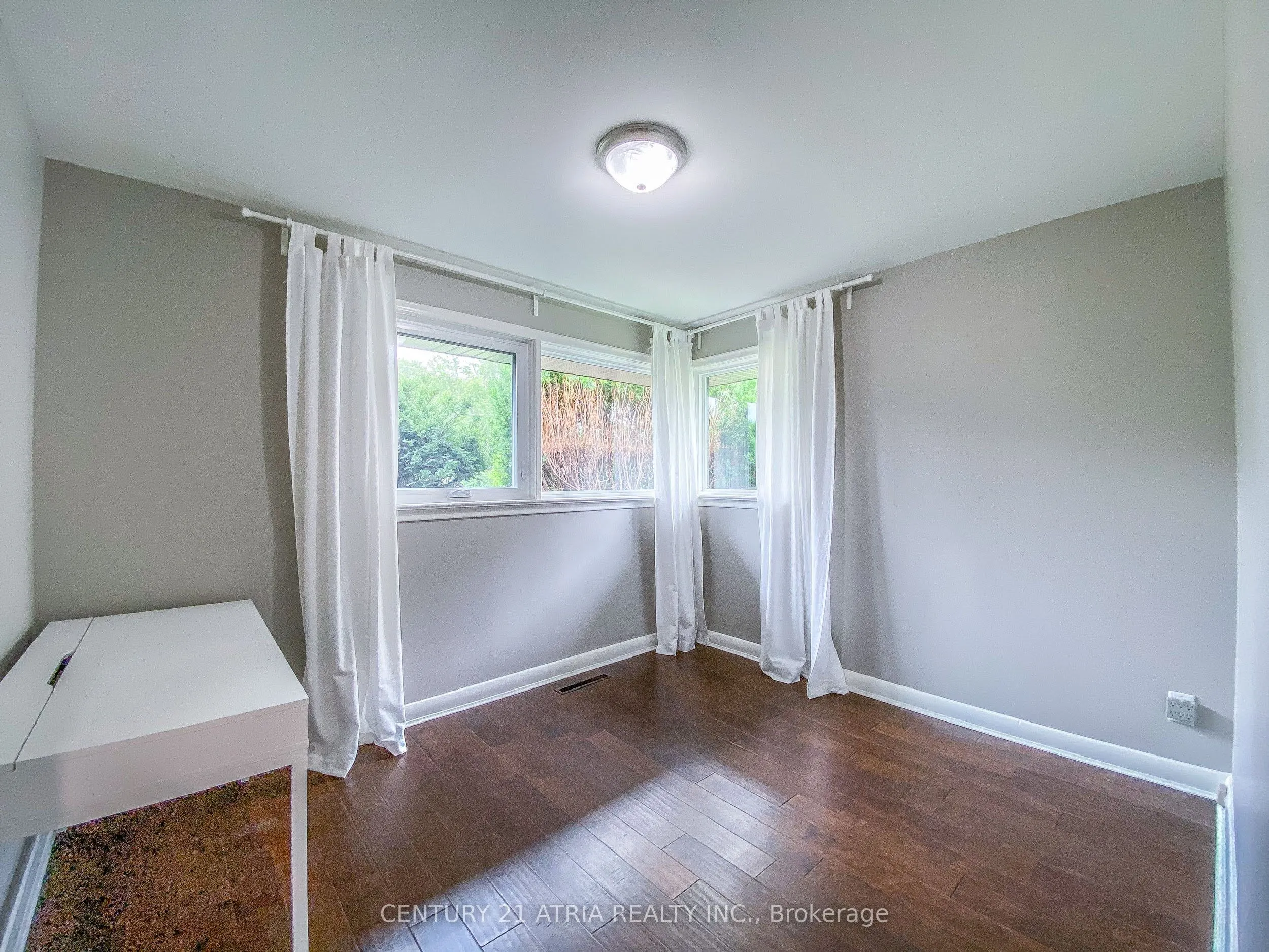 31 Rockview Gardens