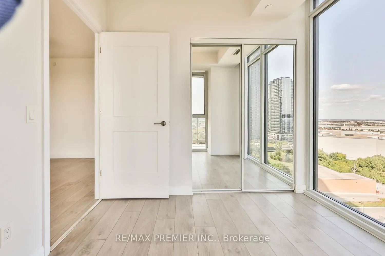 7895 Jane Street, #1504