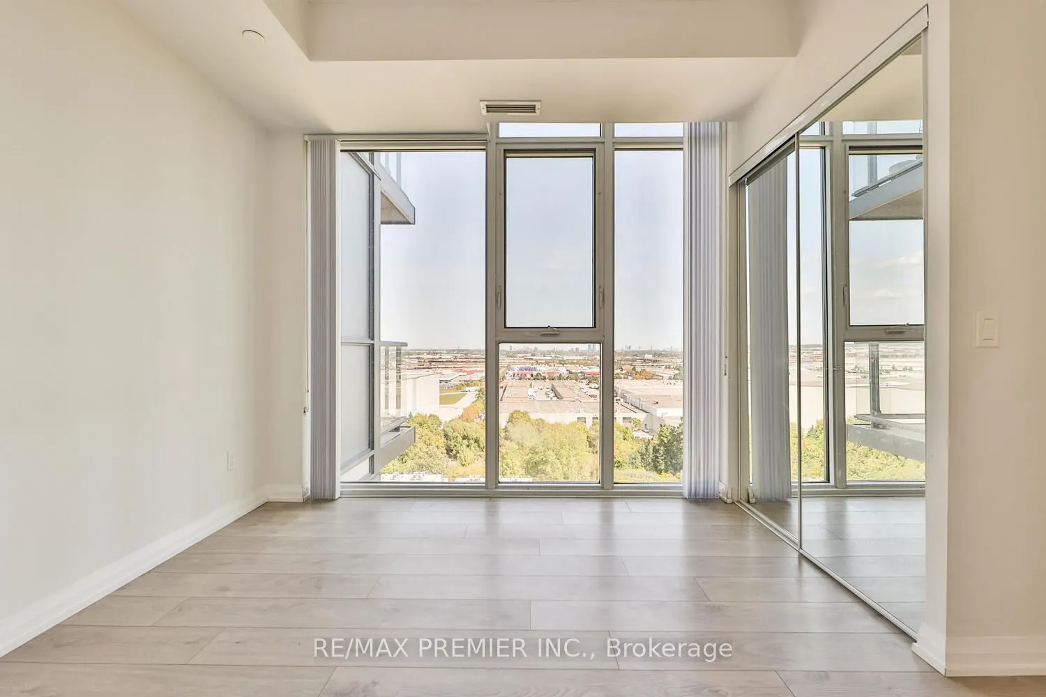 7895 Jane Street, #1504