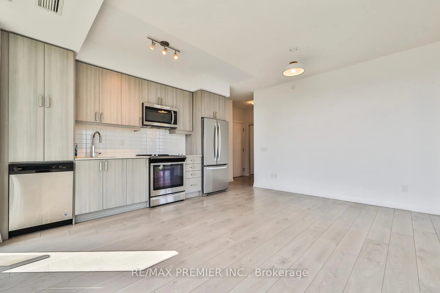 7895 Jane Street, #1504