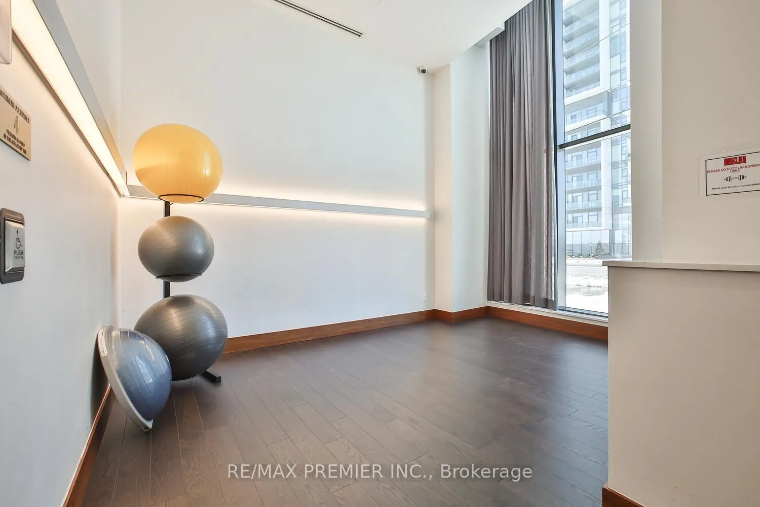7895 Jane Street, #1504