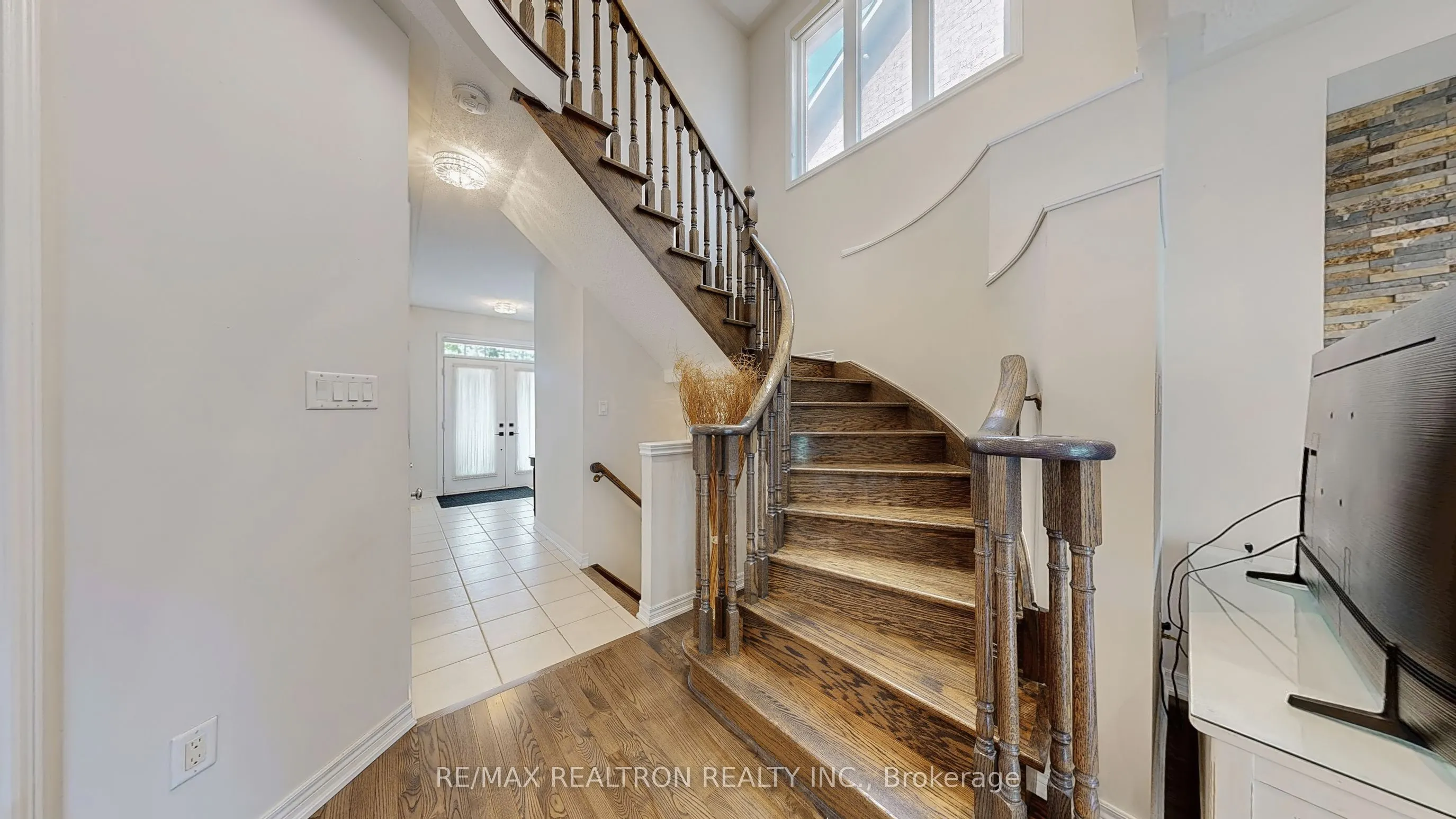 70 Albright Crescent