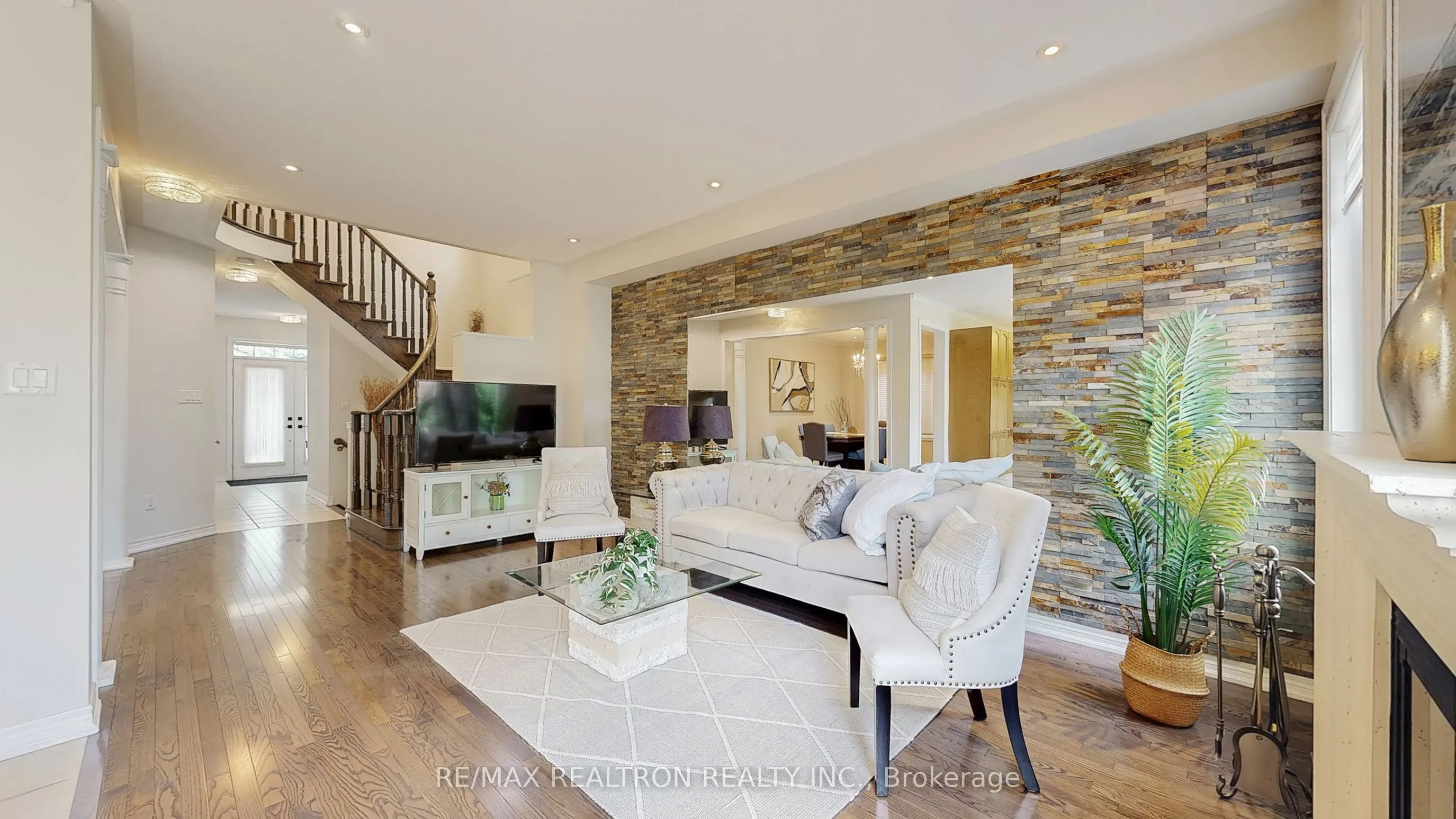 70 Albright Crescent