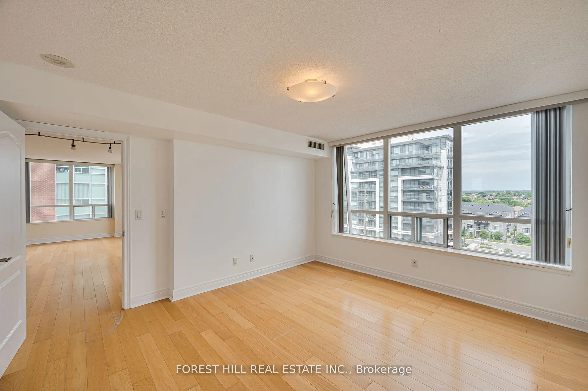 62 Suncrest Boulevard, #807