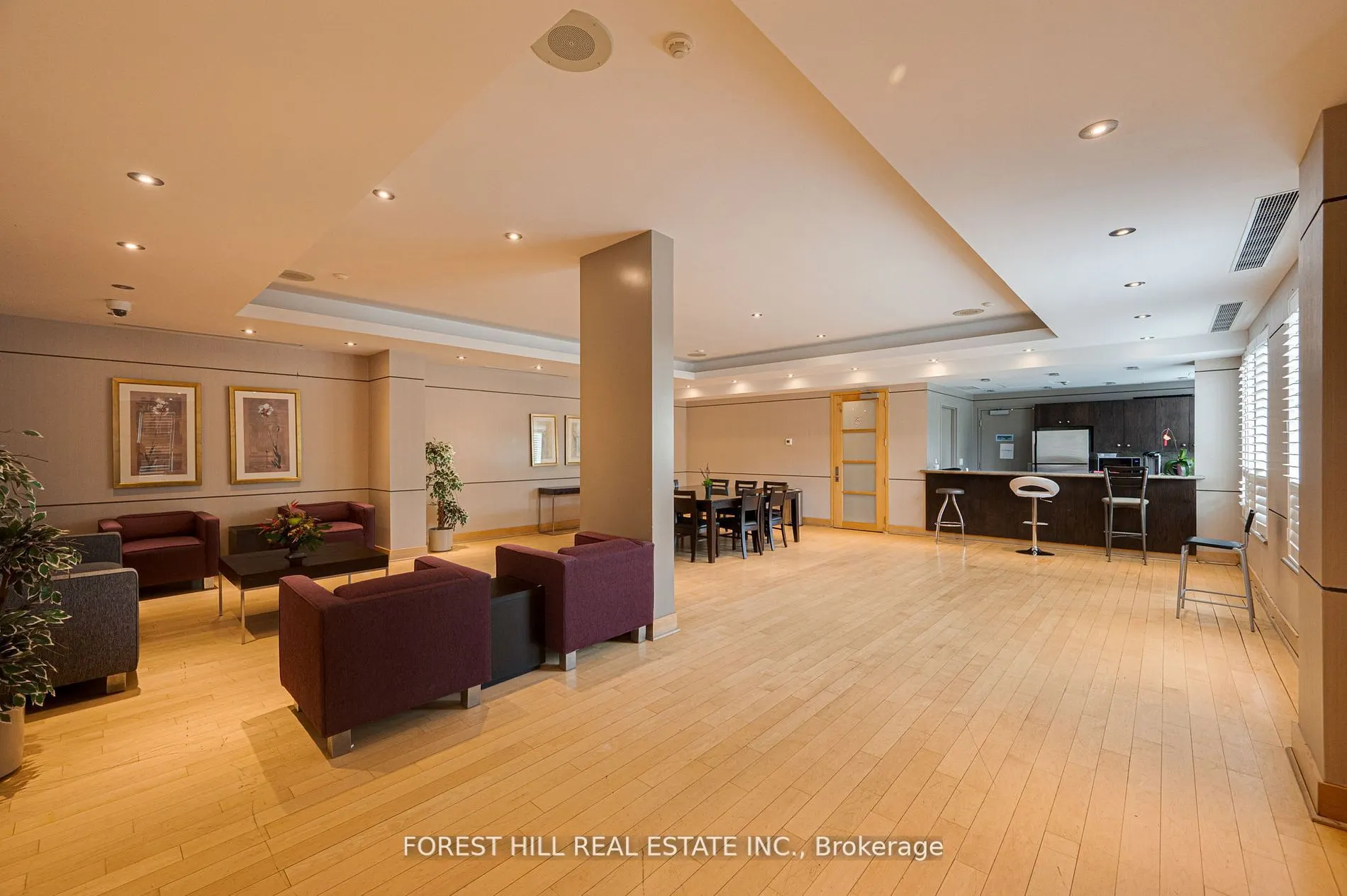 62 Suncrest Boulevard, #807