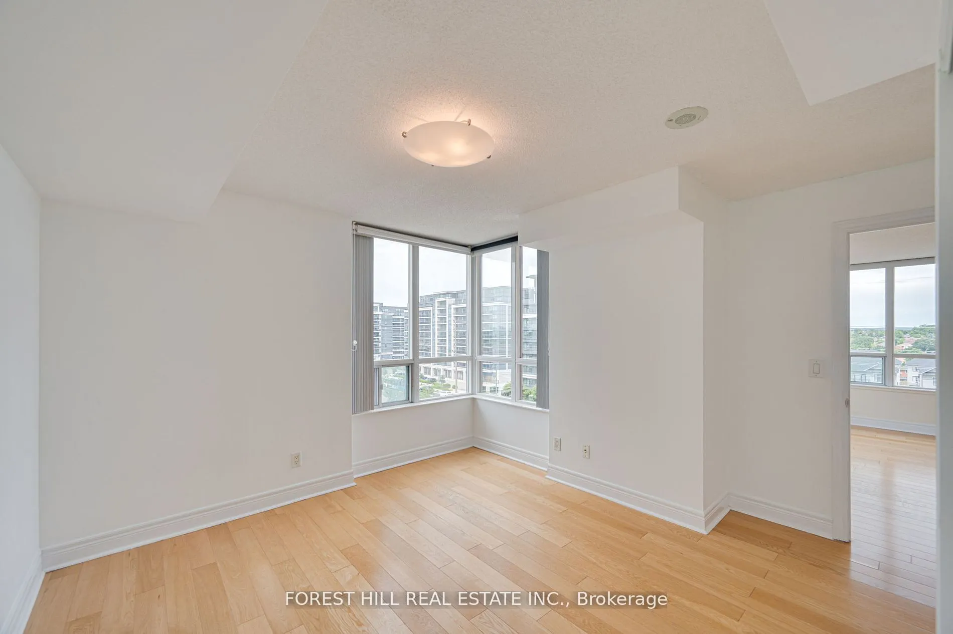 62 Suncrest Boulevard, #807