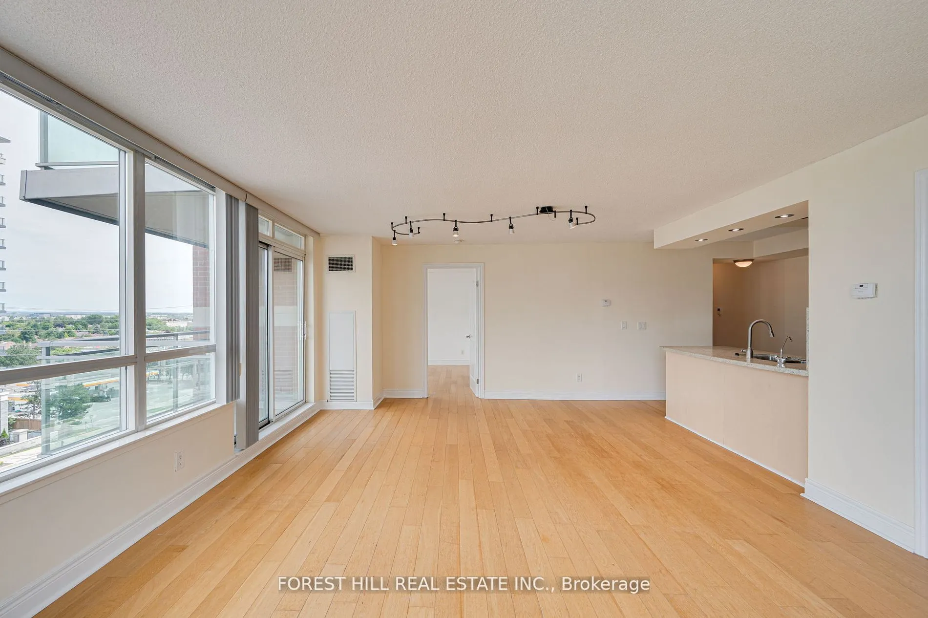 62 Suncrest Boulevard, #807