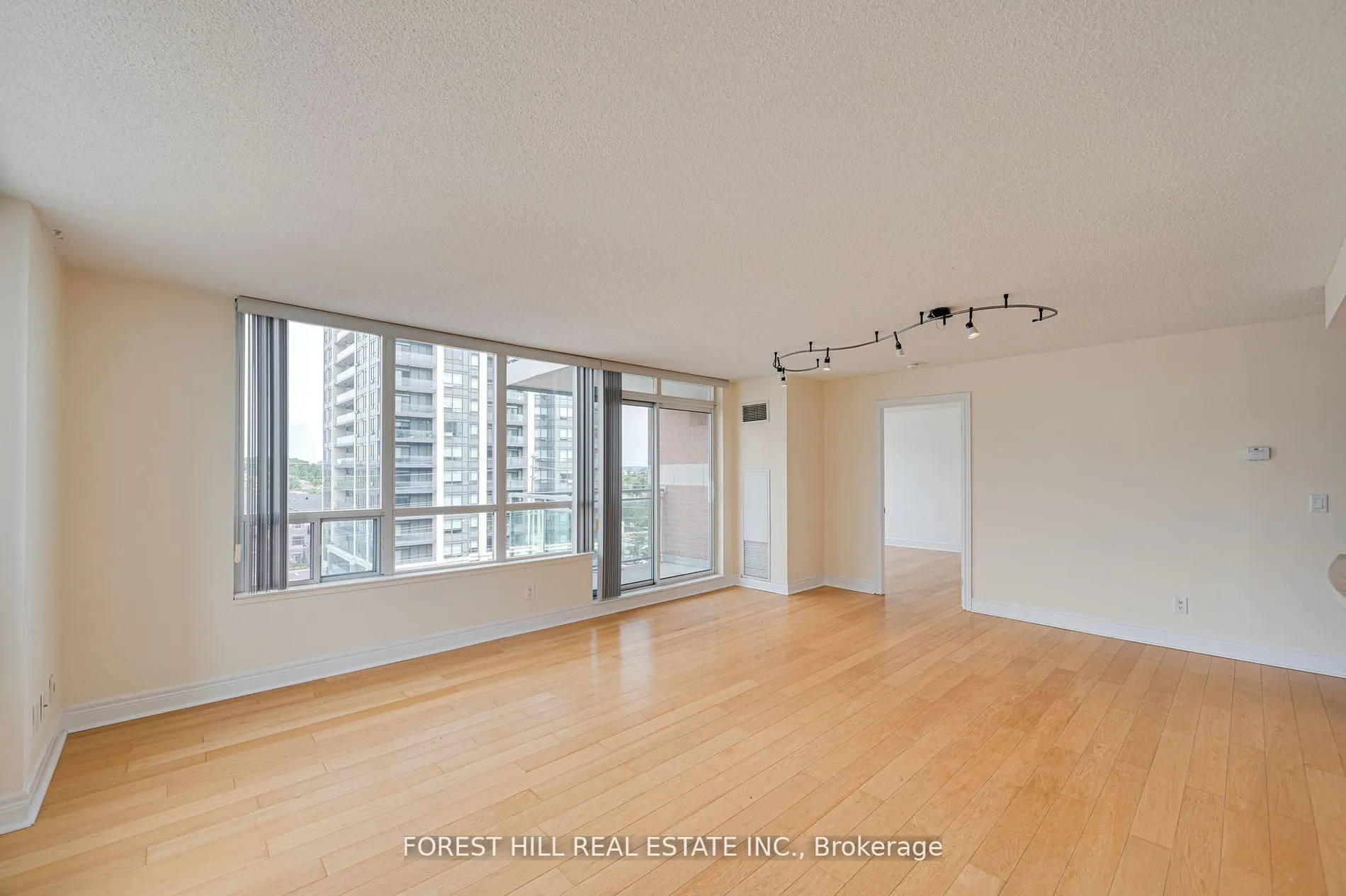 62 Suncrest Boulevard, #807