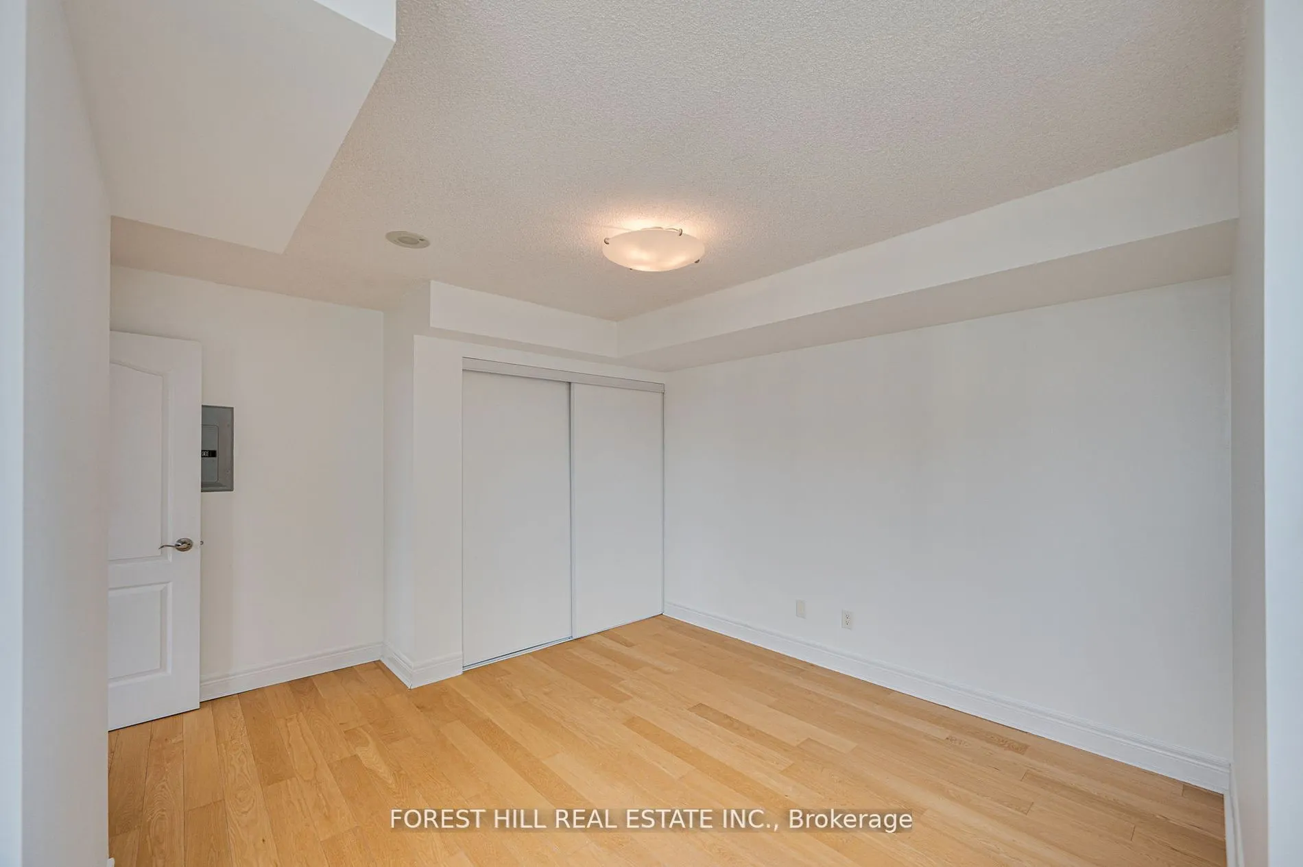 62 Suncrest Boulevard, #807