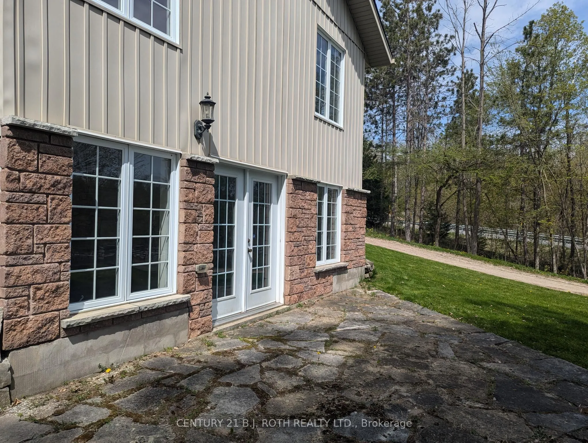 4927 25 Side Road