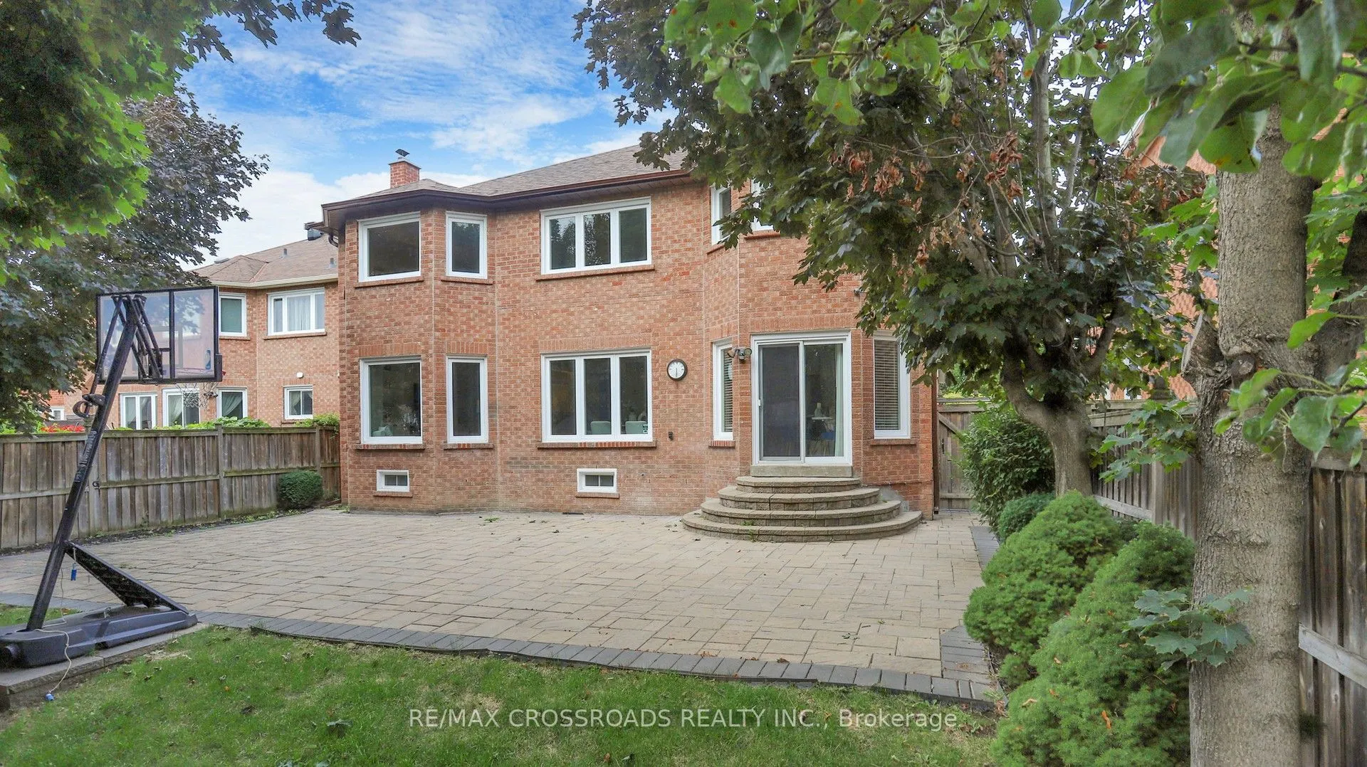 25 Strathearn Avenue