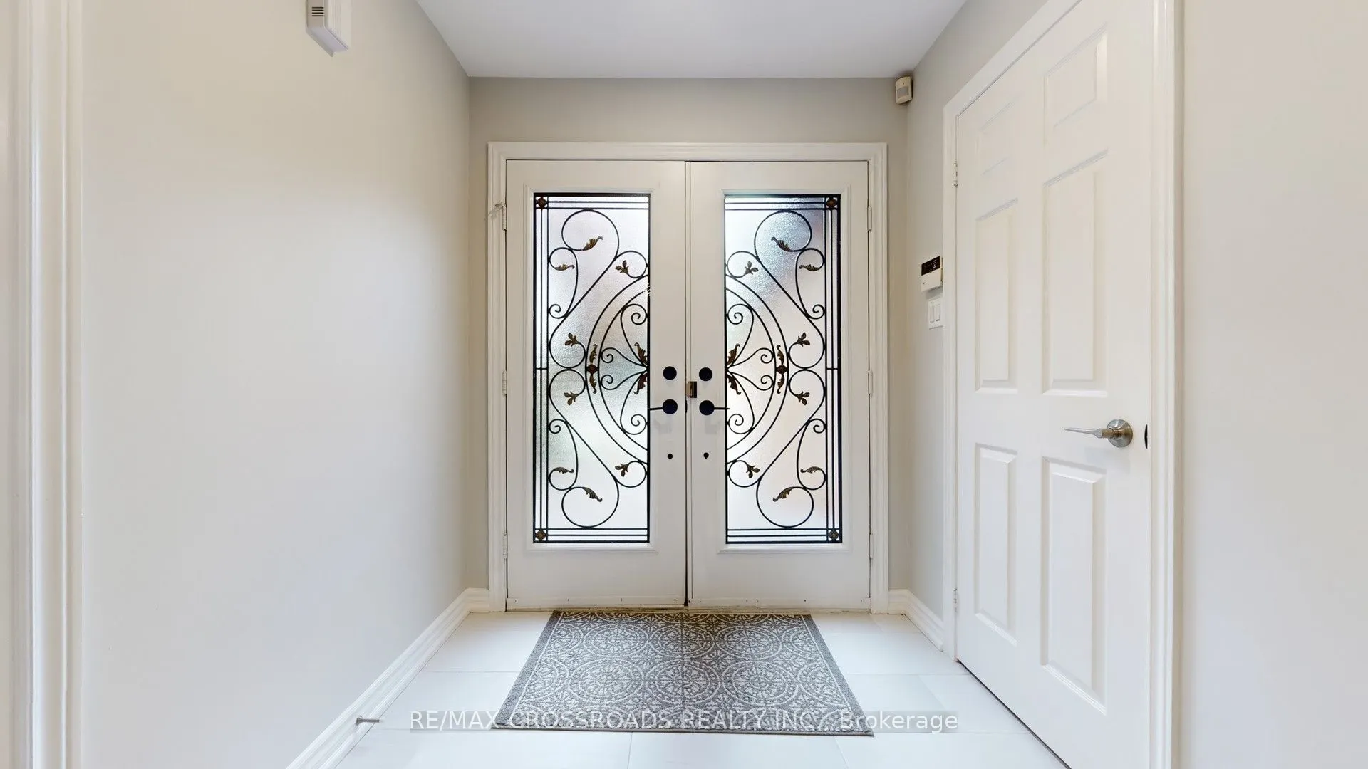 25 Strathearn Avenue