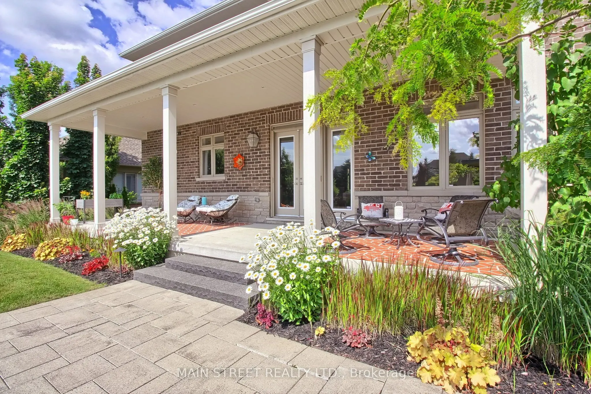 18 Country Club Crescent