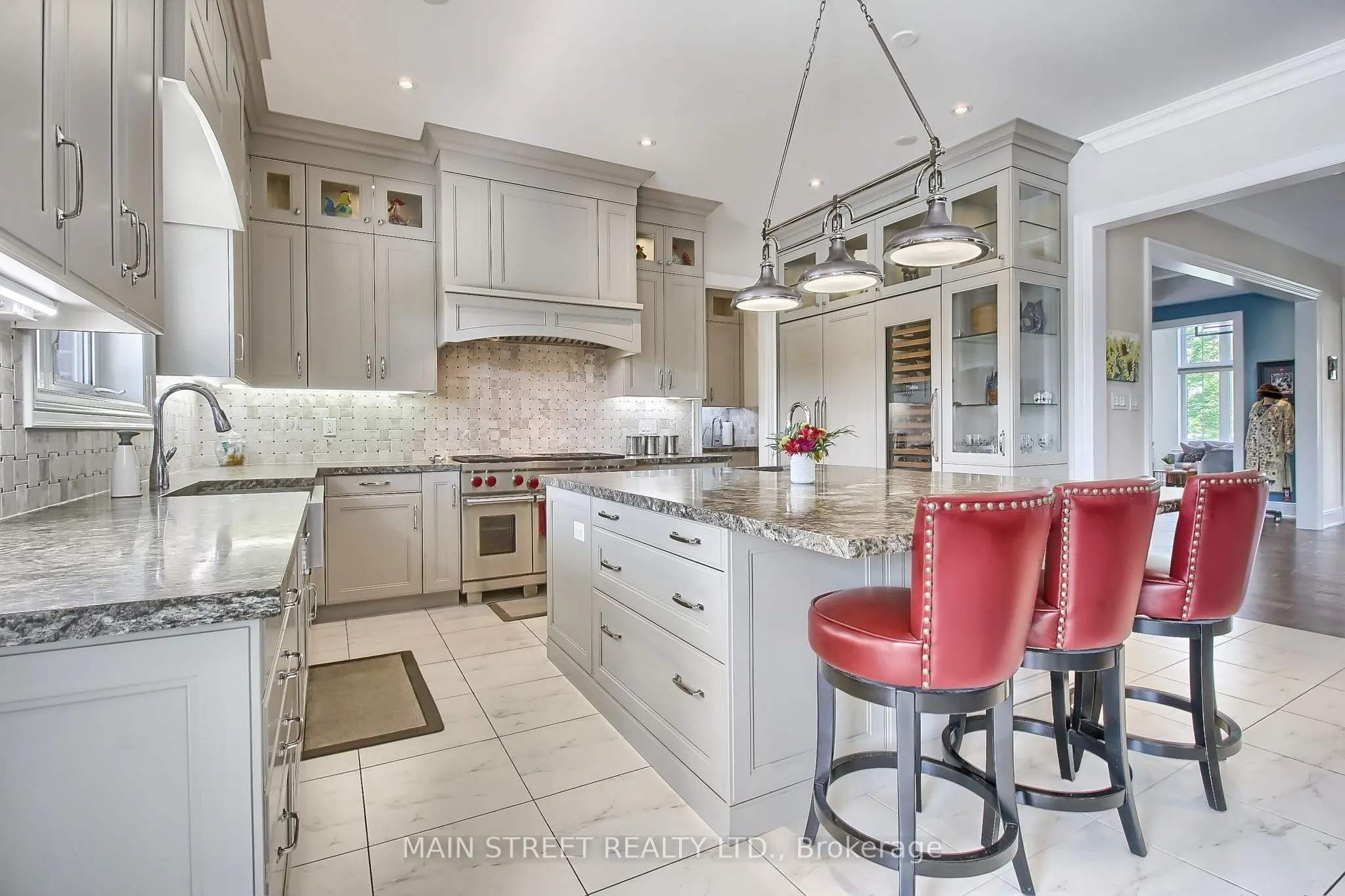 18 Country Club Crescent