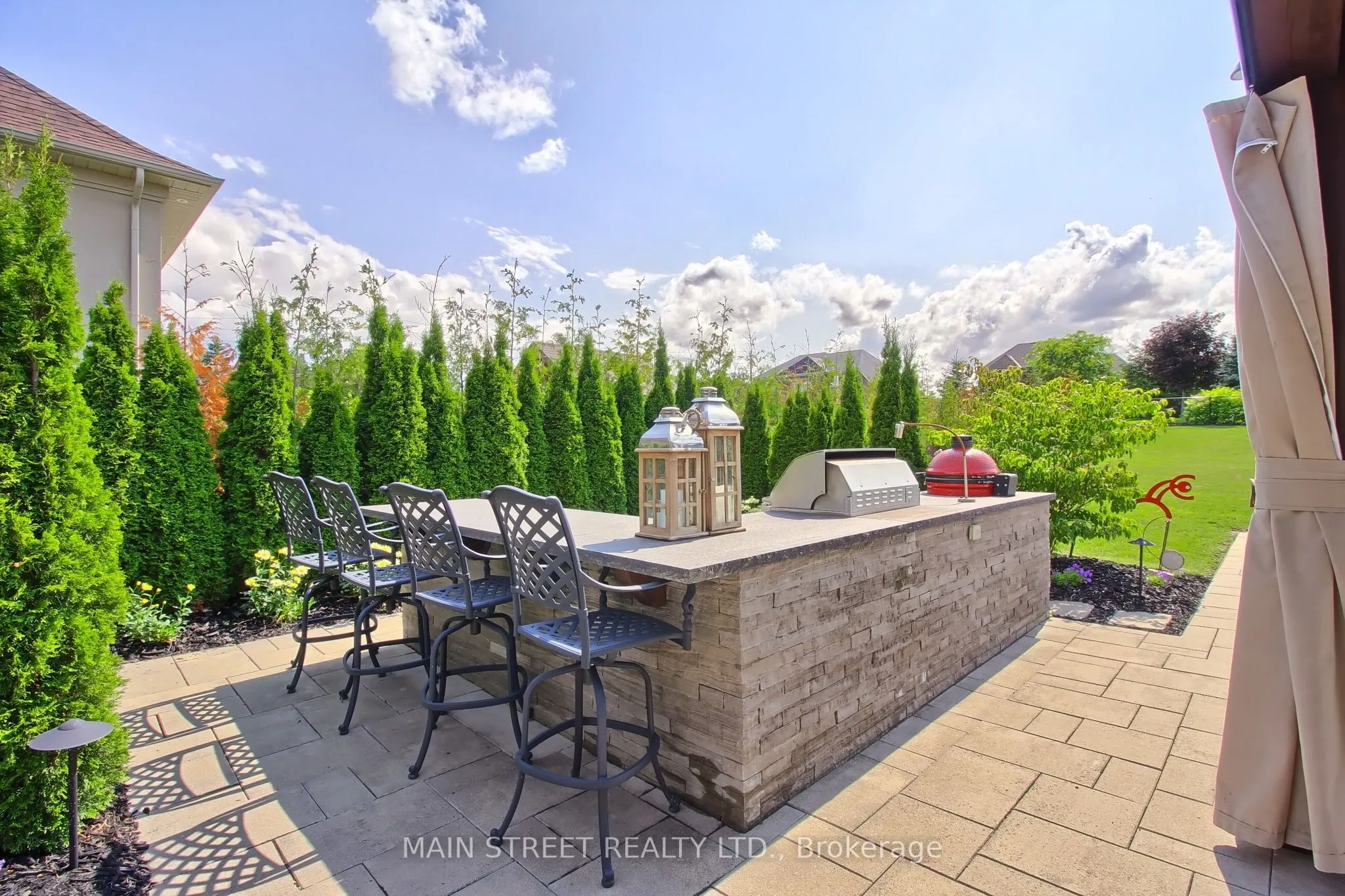18 Country Club Crescent