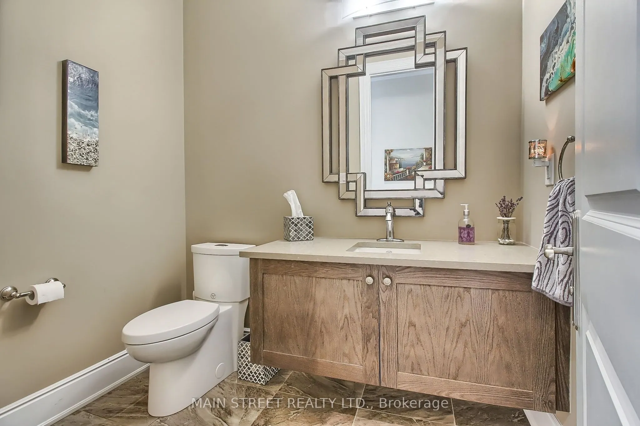 18 Country Club Crescent