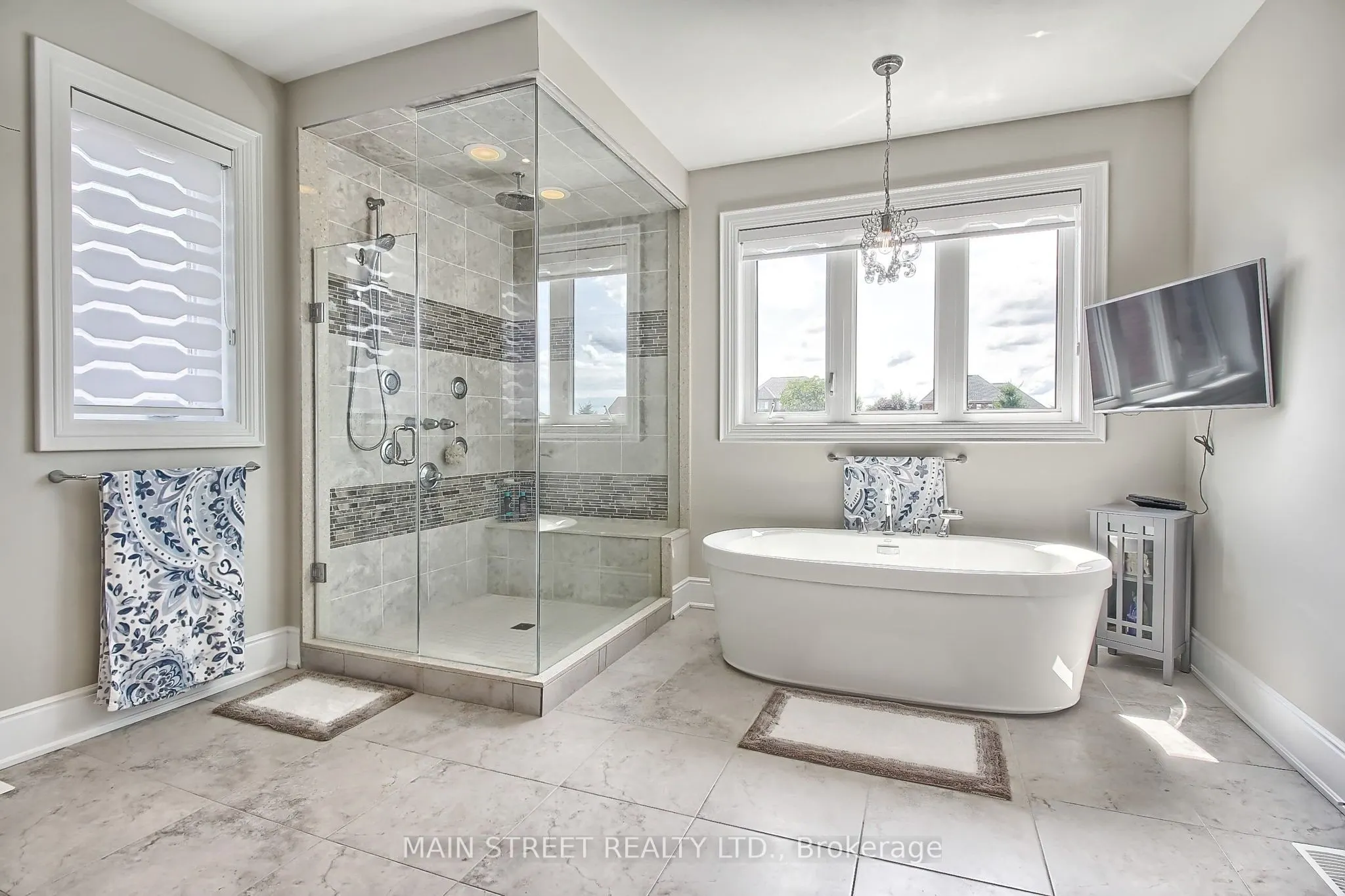 18 Country Club Crescent