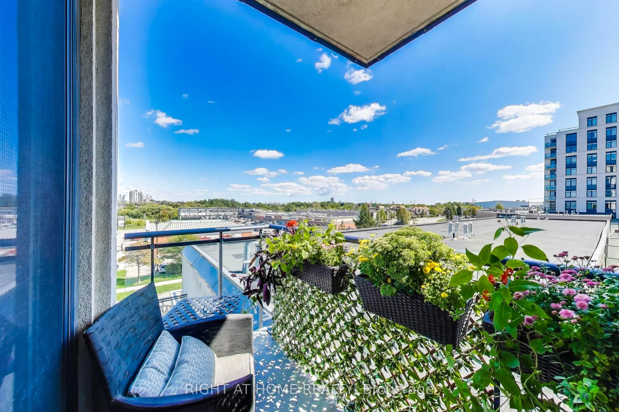 12 Woodstream Boulevard, #317