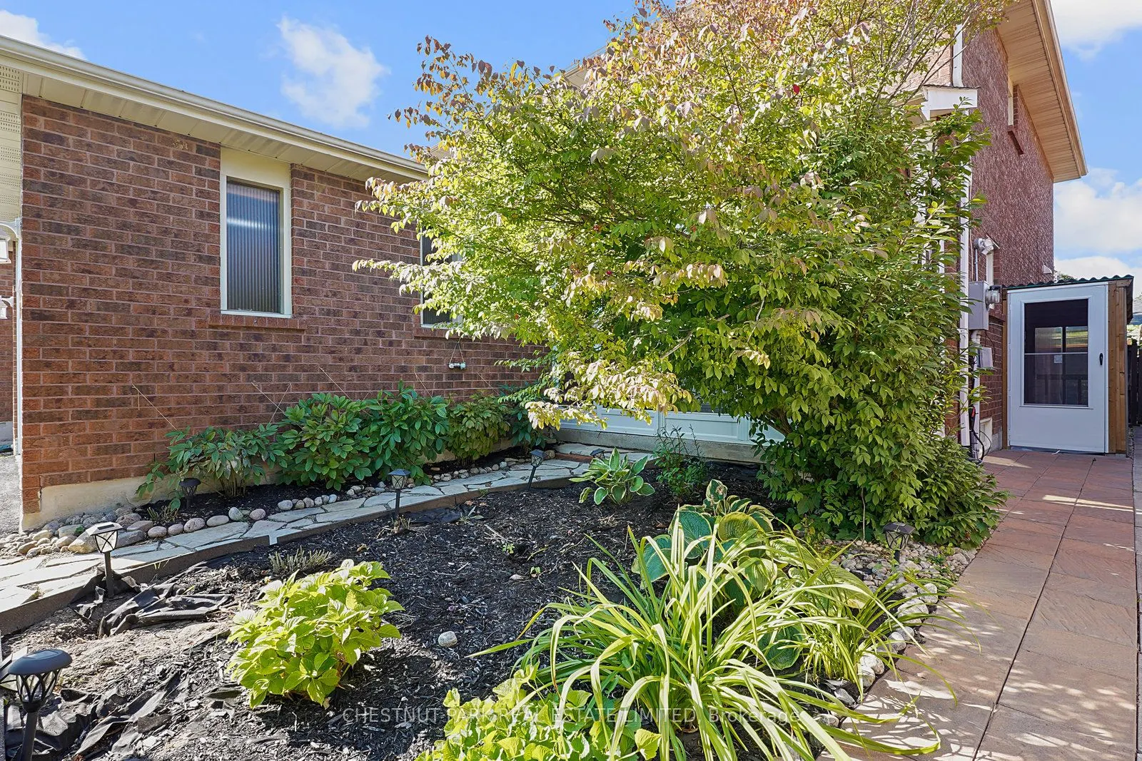 4 Glouster Court