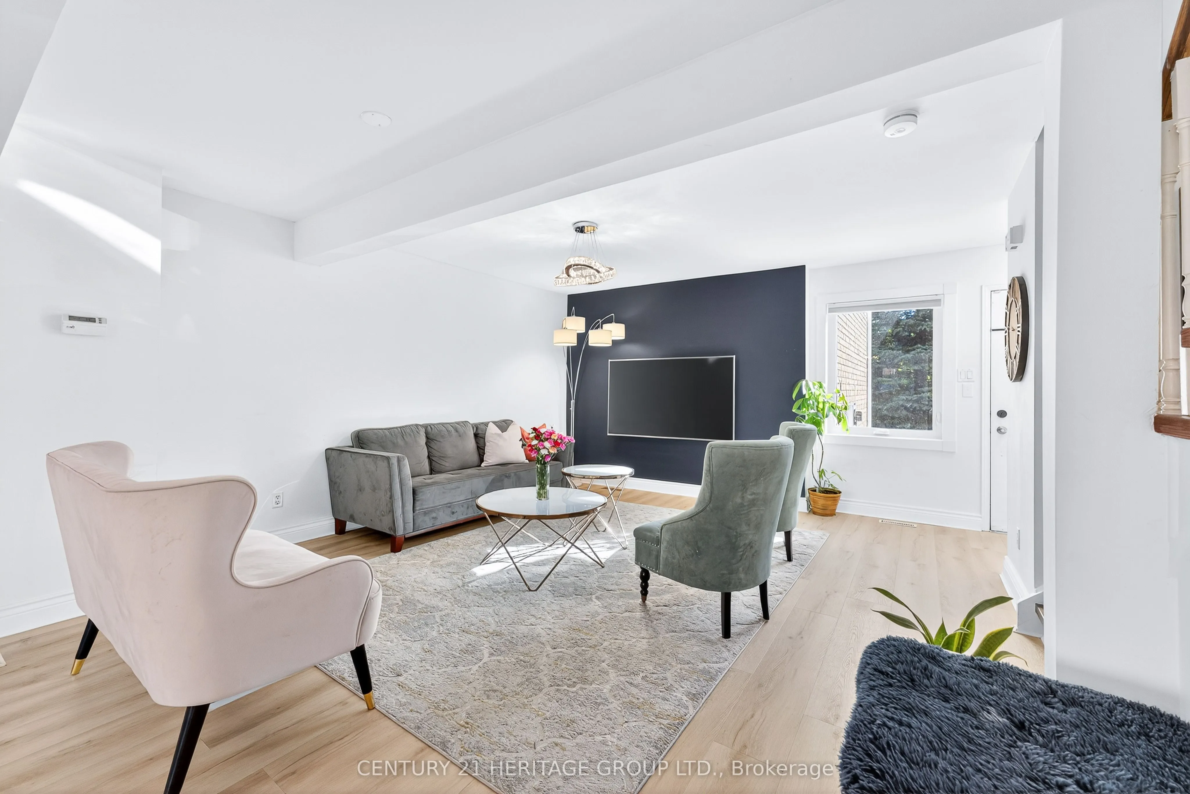 112 Sandfield Drive
