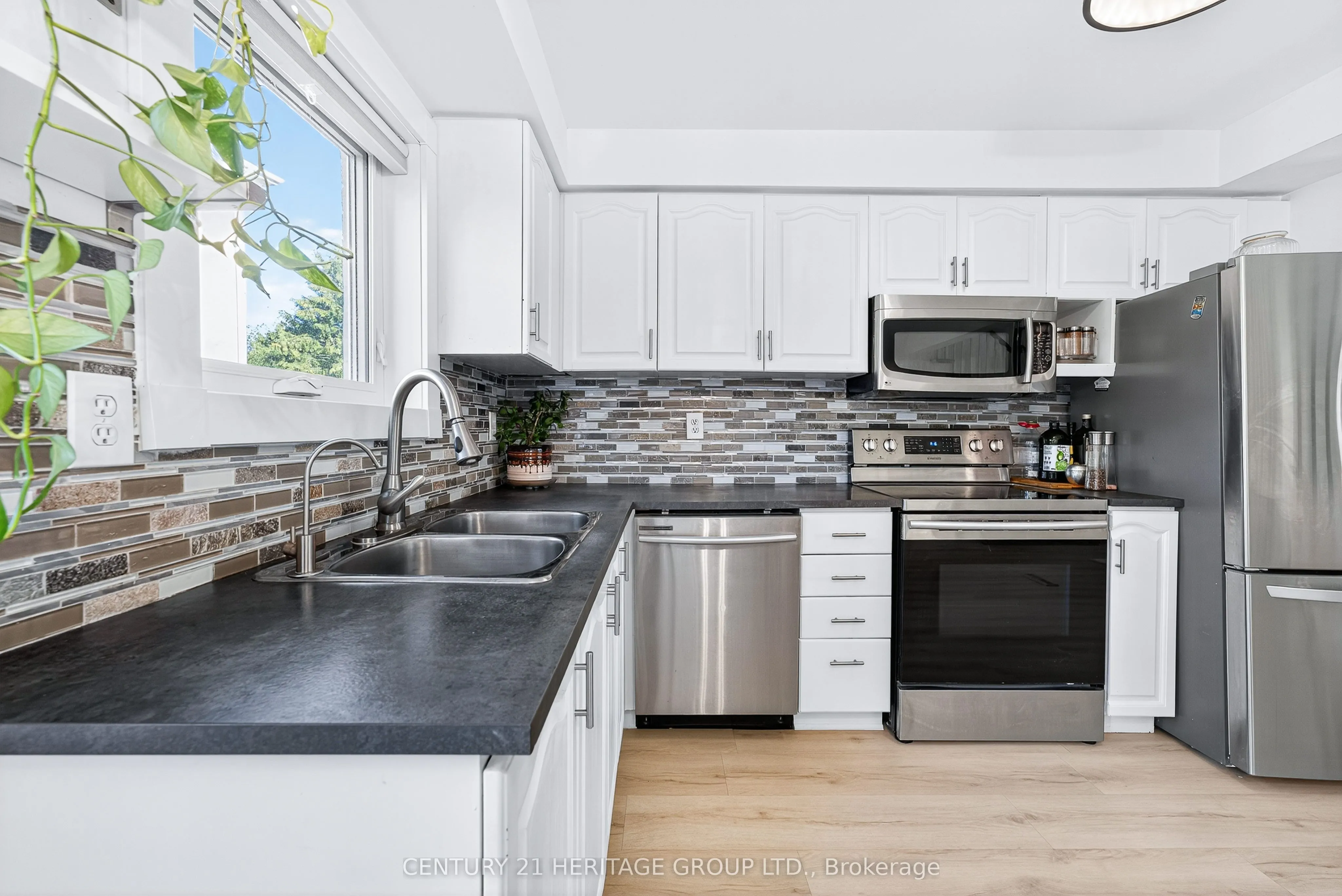 112 Sandfield Drive